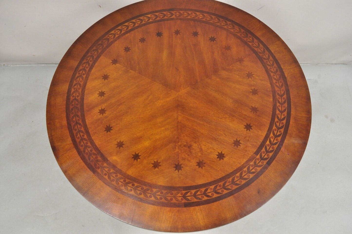 Italian Regency Style Marquetry Inlay Paw Feet Pedestal Base Round Center Table