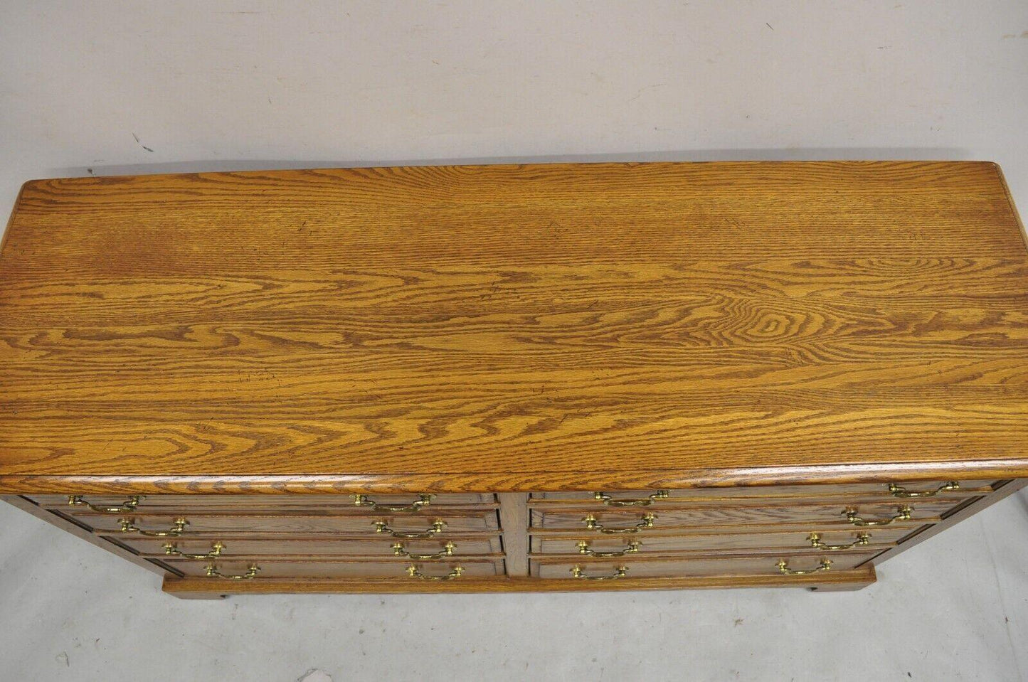 Ethan Allen Canterbury Oak Wood Colonial Style 8 Drawer Dresser Credenza