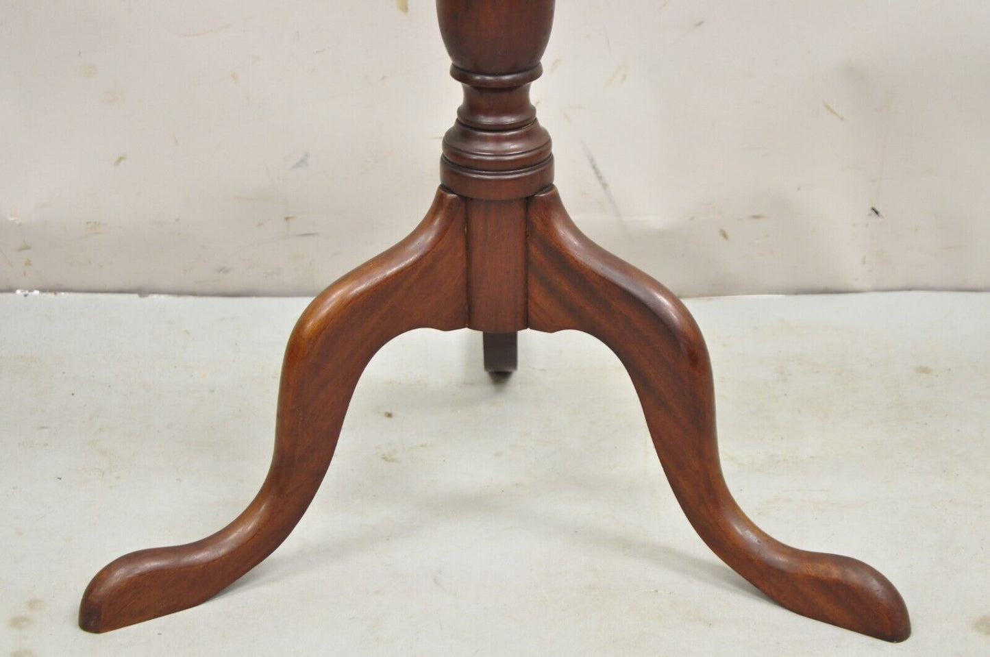 Vintage Sheridan Federal Style Mahogany Wood Tilt Top Accent Side Tea Table