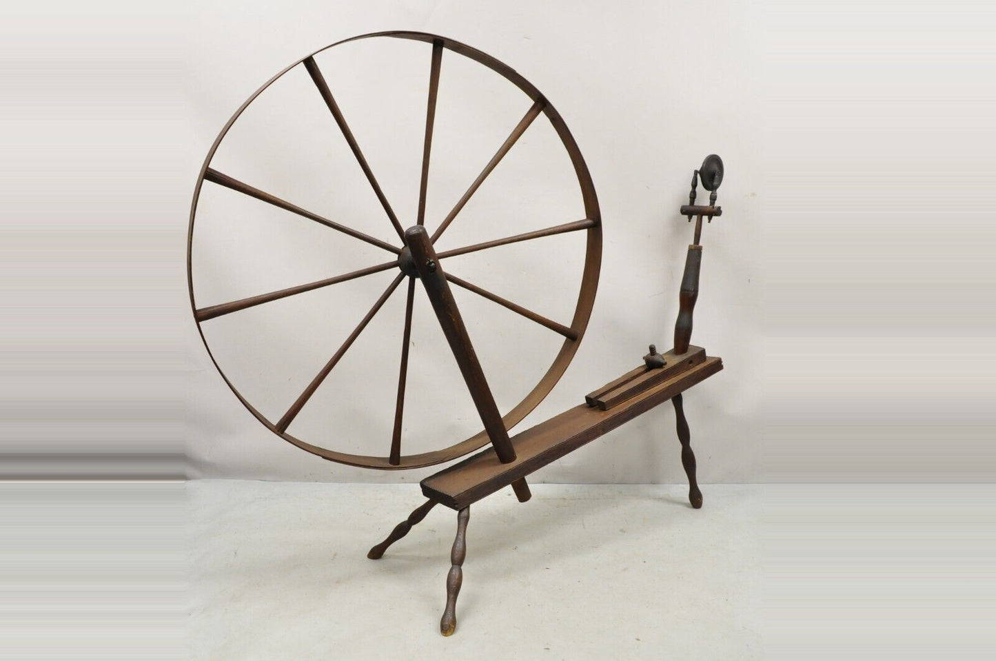 Antique American Primitive Colonial Wooden Country Spinning Wheel