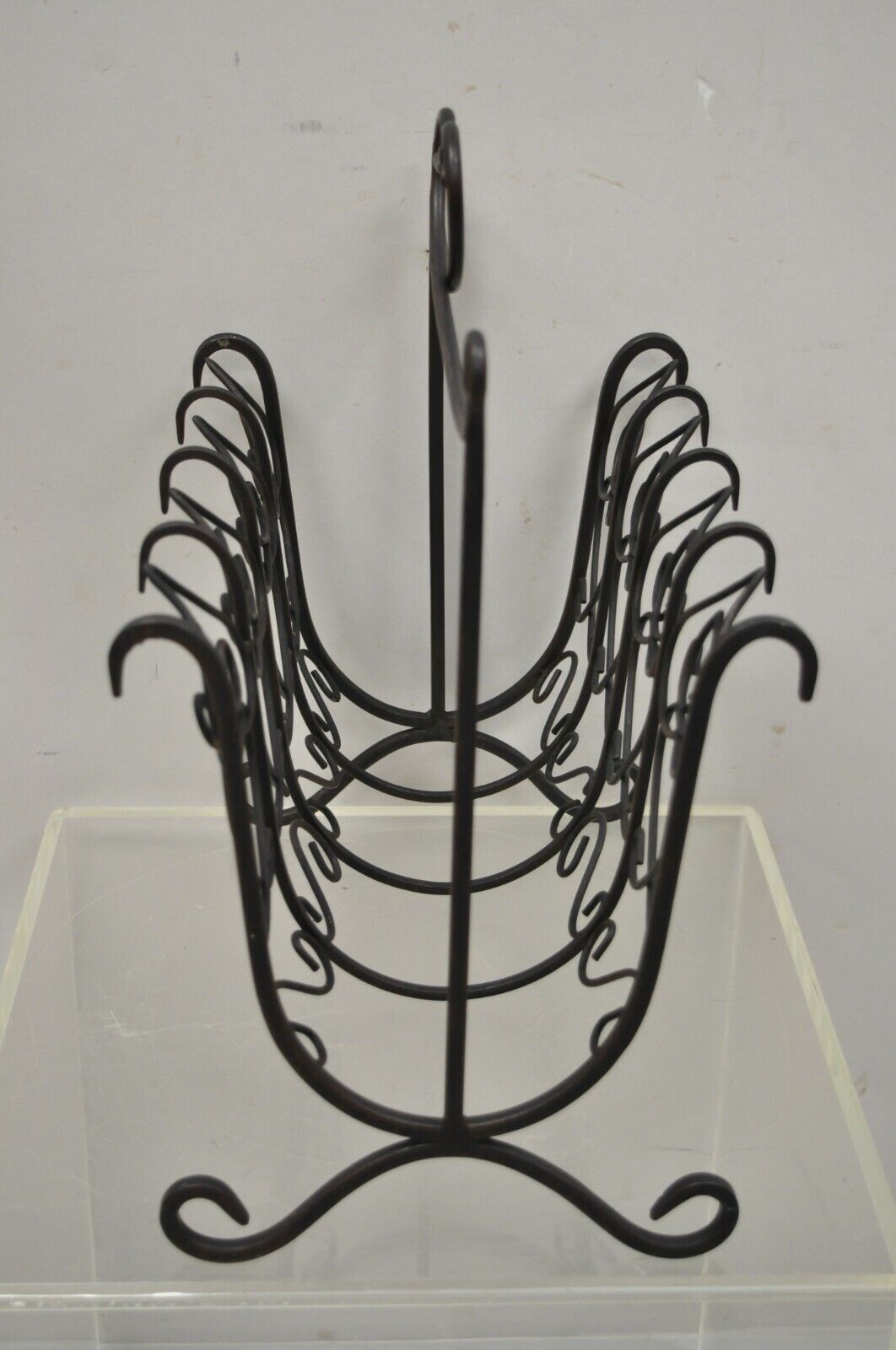 French Style Scrolling Wrought Iron Magazine Rack Stand with Heart