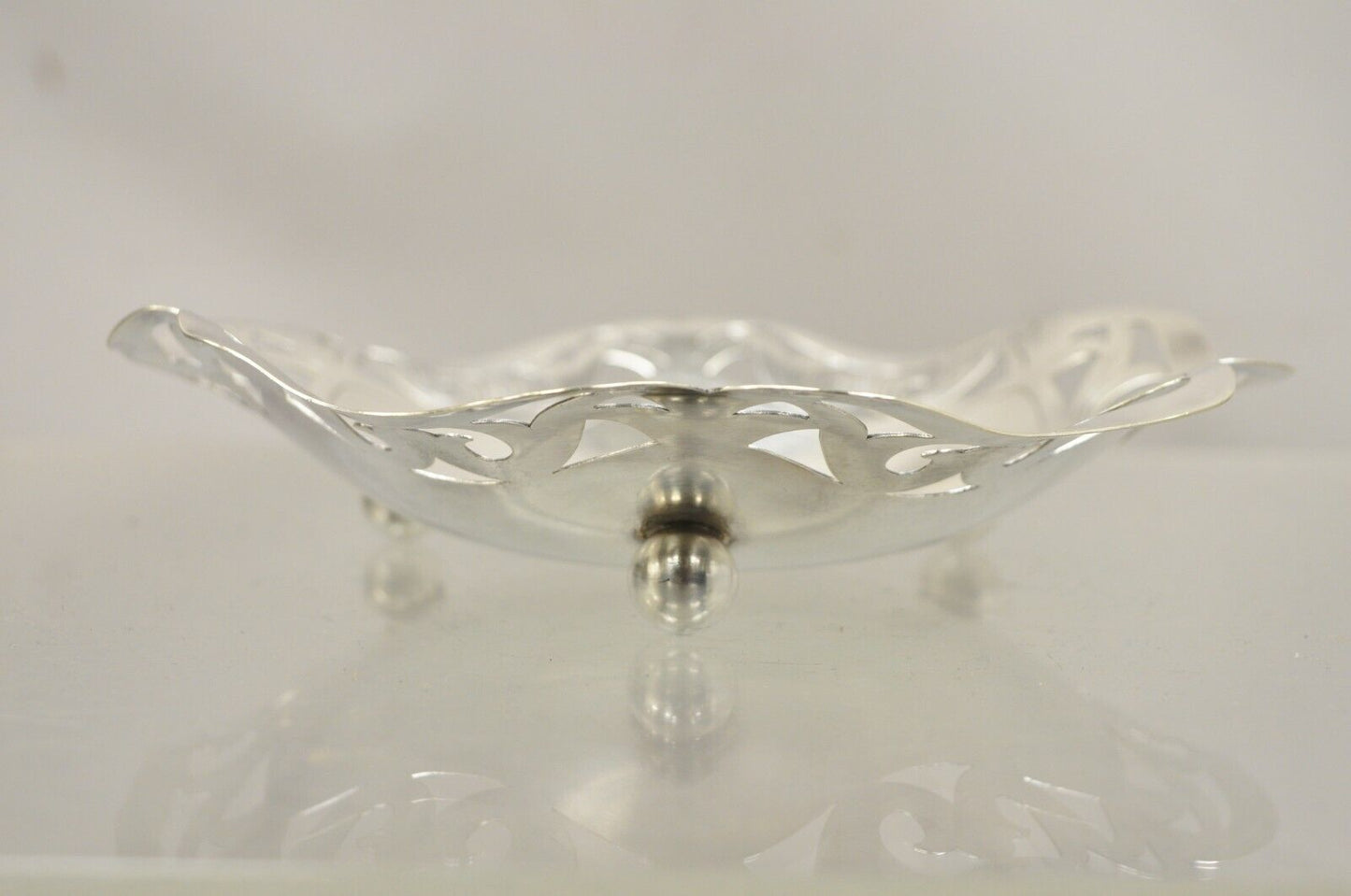 Vintage Victorian Scalloped Pierced Gallery Silver Plated Candy Trinket Dish