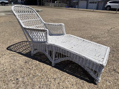 Antique American Victorian White Wicker Sunroom Chaise Lounge Arm Chair Sofa