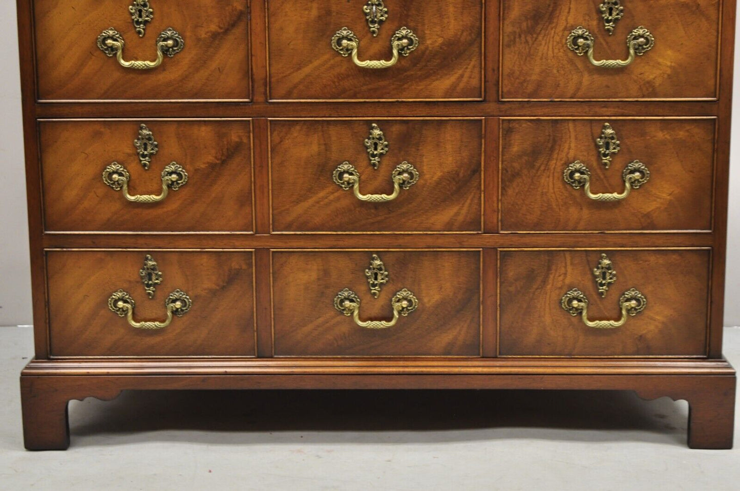 Beacon Hill Georgian Style Mahogany Commode Bachelor Chest of Drawers Server