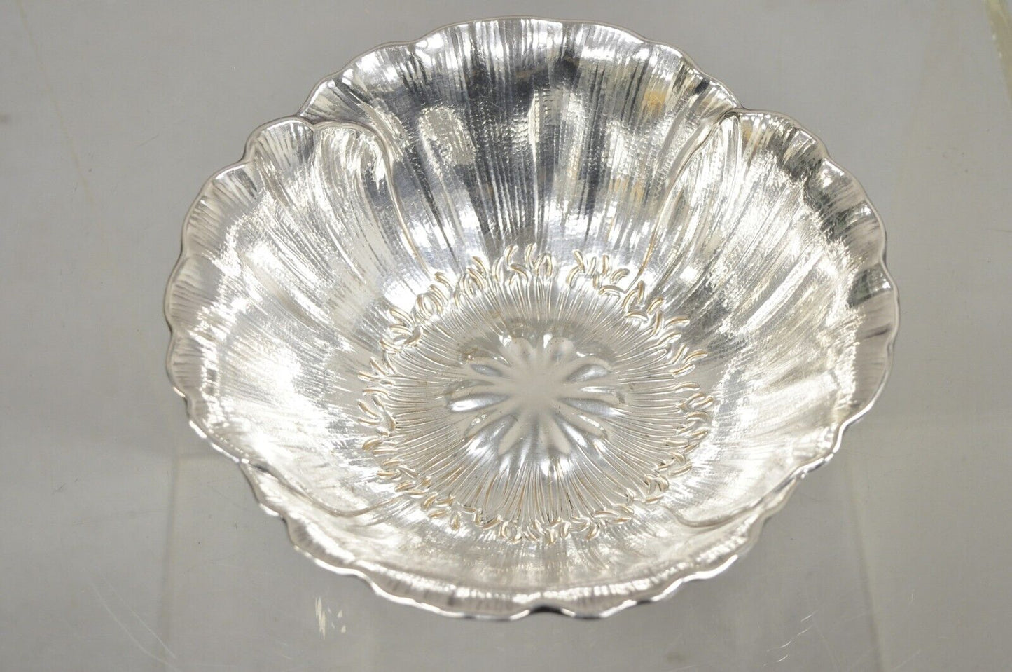 Vintage Wilcox International Silver 5635 Silver Plate Sunflower Tulip Fruit Bowl