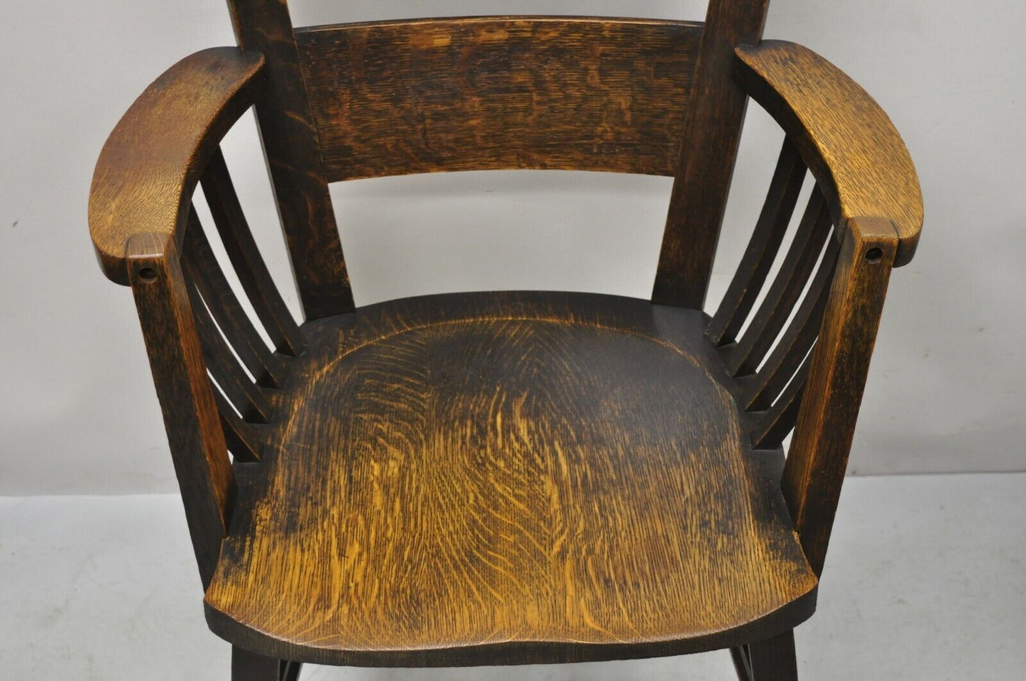 Antique Arts & Crafts Mission Oak Bowed Spindle Plank Seat Arm Chair