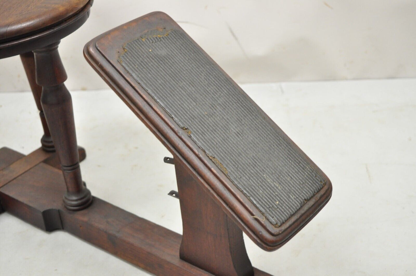 Antique Jacobean Walnut Salesman Sizing Fitting Stool Bench Foot Rest