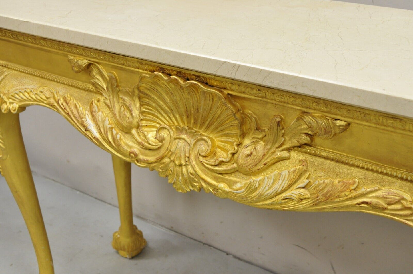 English George II Style Gold Giltwood Shell Carved Paw Foot Console Hall Table