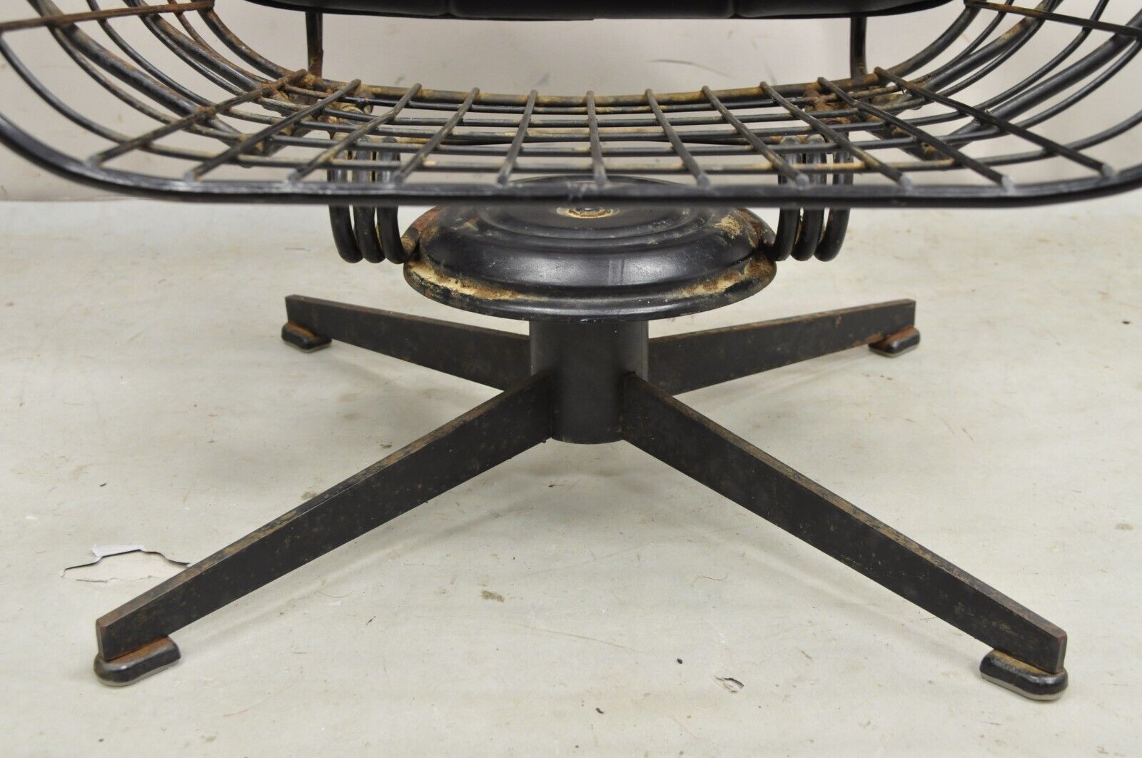 Homecrest Bottemiller Mid Century Modern Swivel Iron Lounge Chair & Ottoman