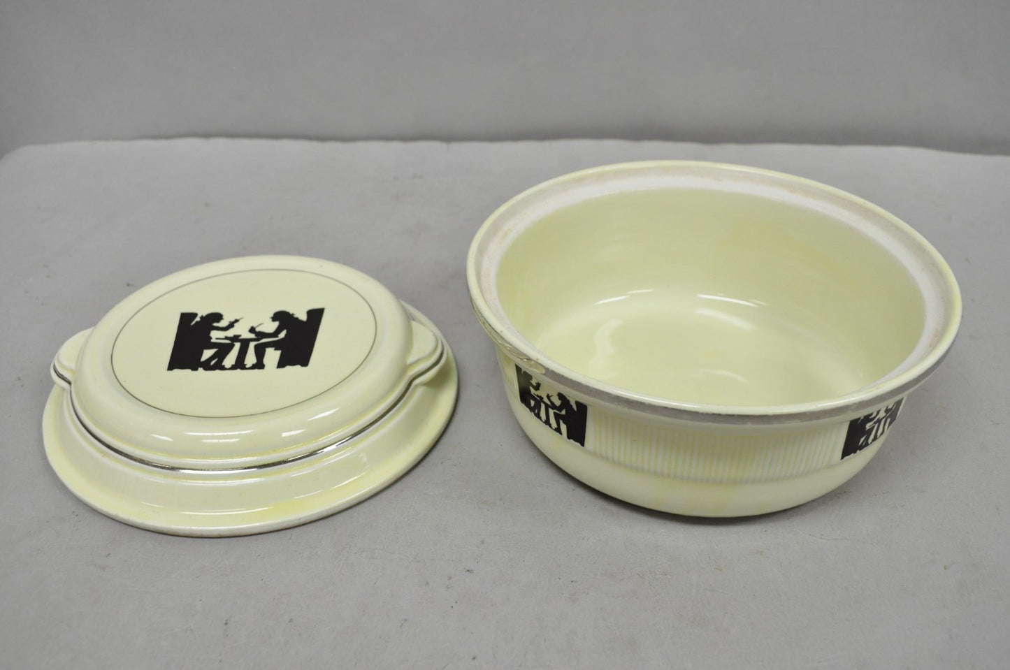 Vintage Hall's China Tavern Silhouette Medallion Traditional Casserole Dish Bowl