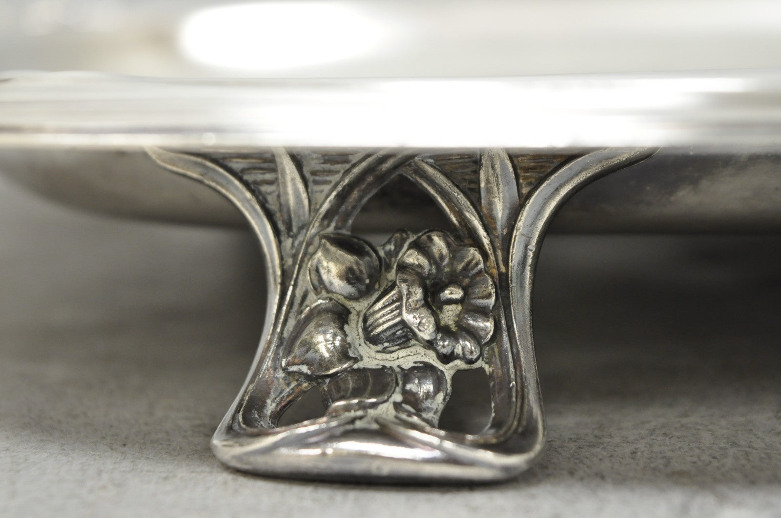 Vintage 1847 Rogers Bros Daffodil 9910 Silver Plated Meat Serving Platter Tray