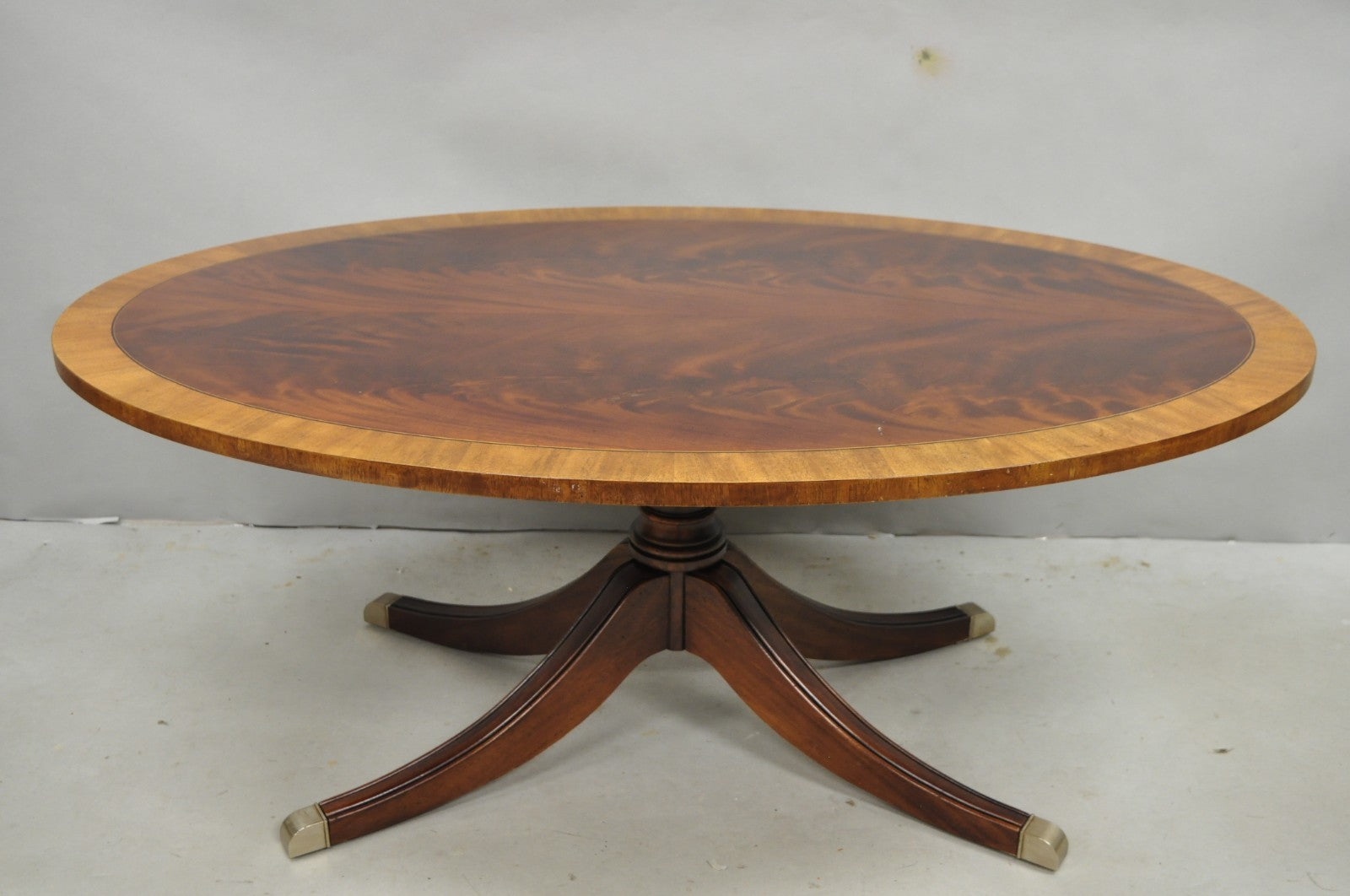 Ethan Allen Newport Collection Banded Mahogany Oval Duncan Phyfe Coffee Table