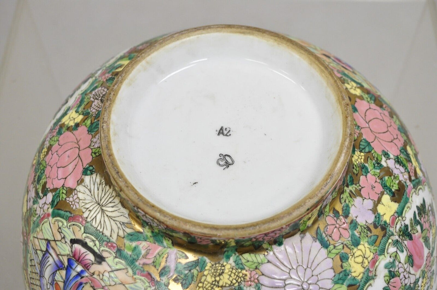 Vintage Rose Medallion Chinese Export Porcelain 12" Figural Painted Bowl