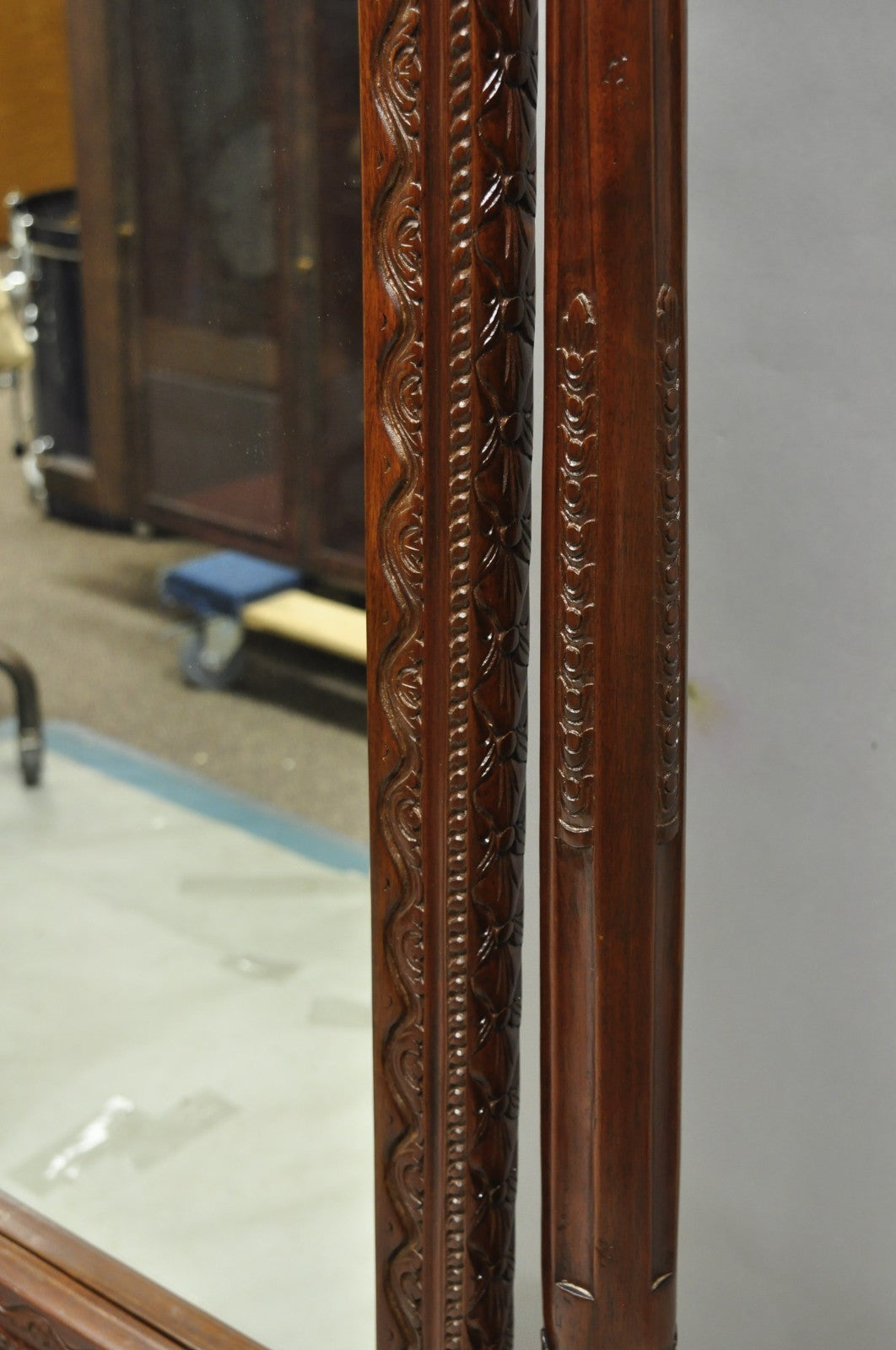 Wellington Carved Mahogany Frame Italian Renaissance Tall Dressing Cheval Mirror