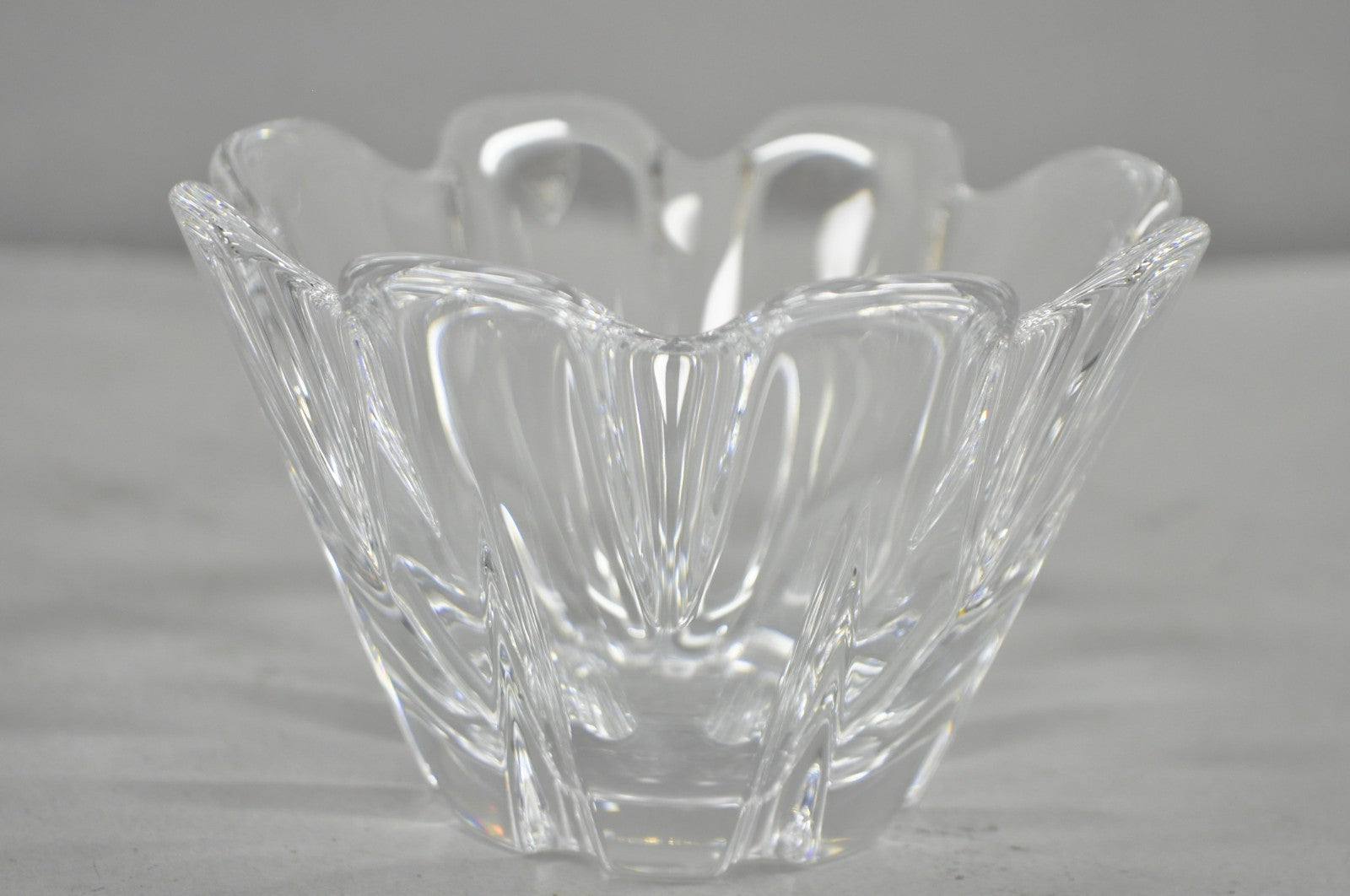 Vintage 4" Orrefors Sweden Tulip Shaped Bowl Candy Dish Vase by Helen Krantz (A)