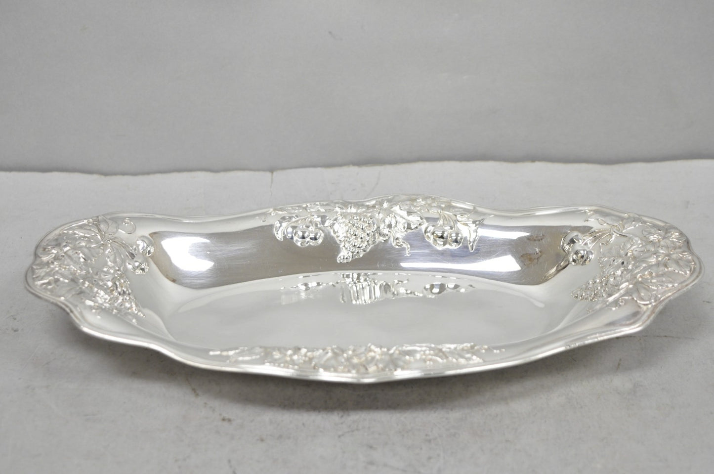 Superior Silver Grapevine Repousse Silver Plated Bread Plate Tray Trinket Dish