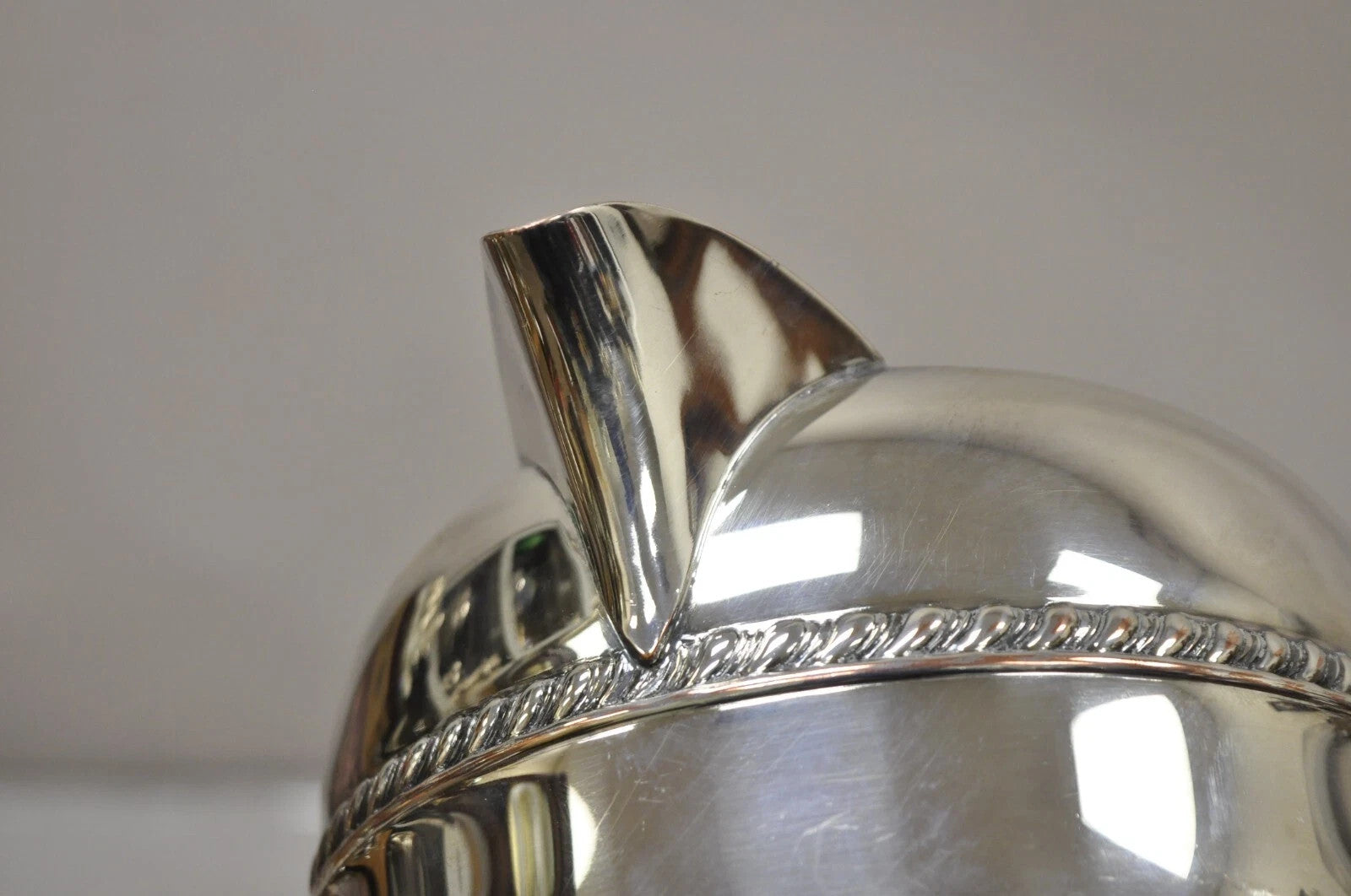 Vintage Sheridan Victorian Silver Plated Bulbous Lemonade Water Pitcher