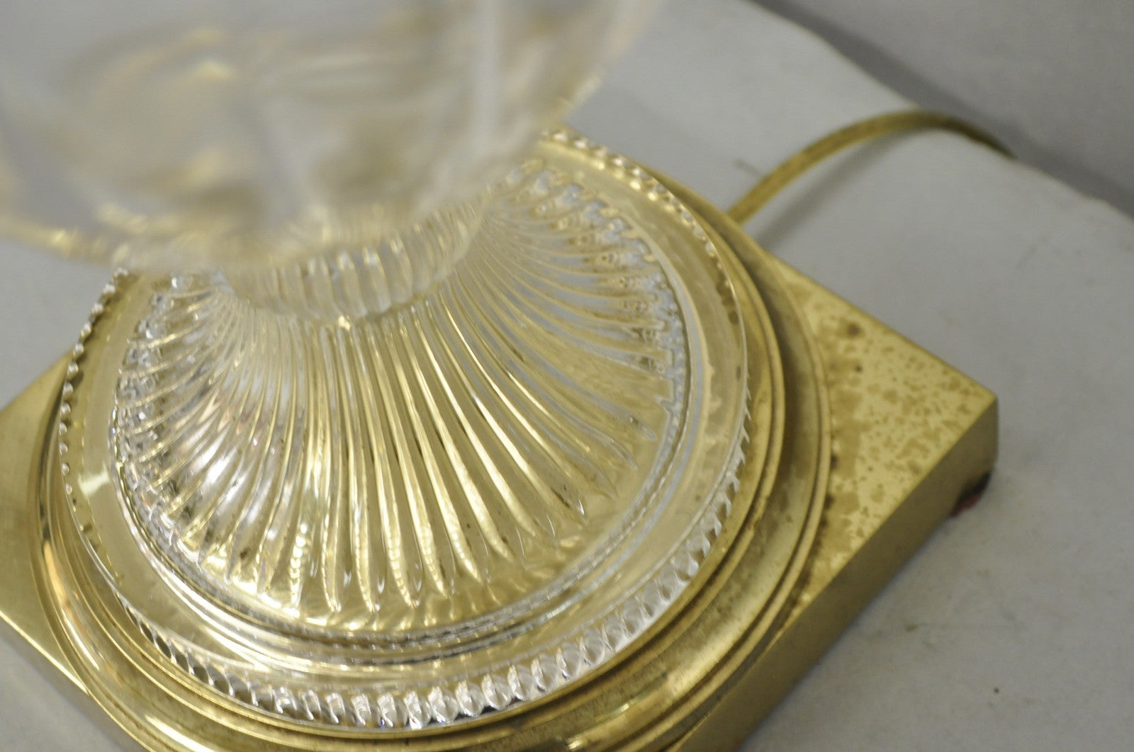 Vintage French Empire Neoclassical Faceted Crystal Glass Urn Brass Table Lamp