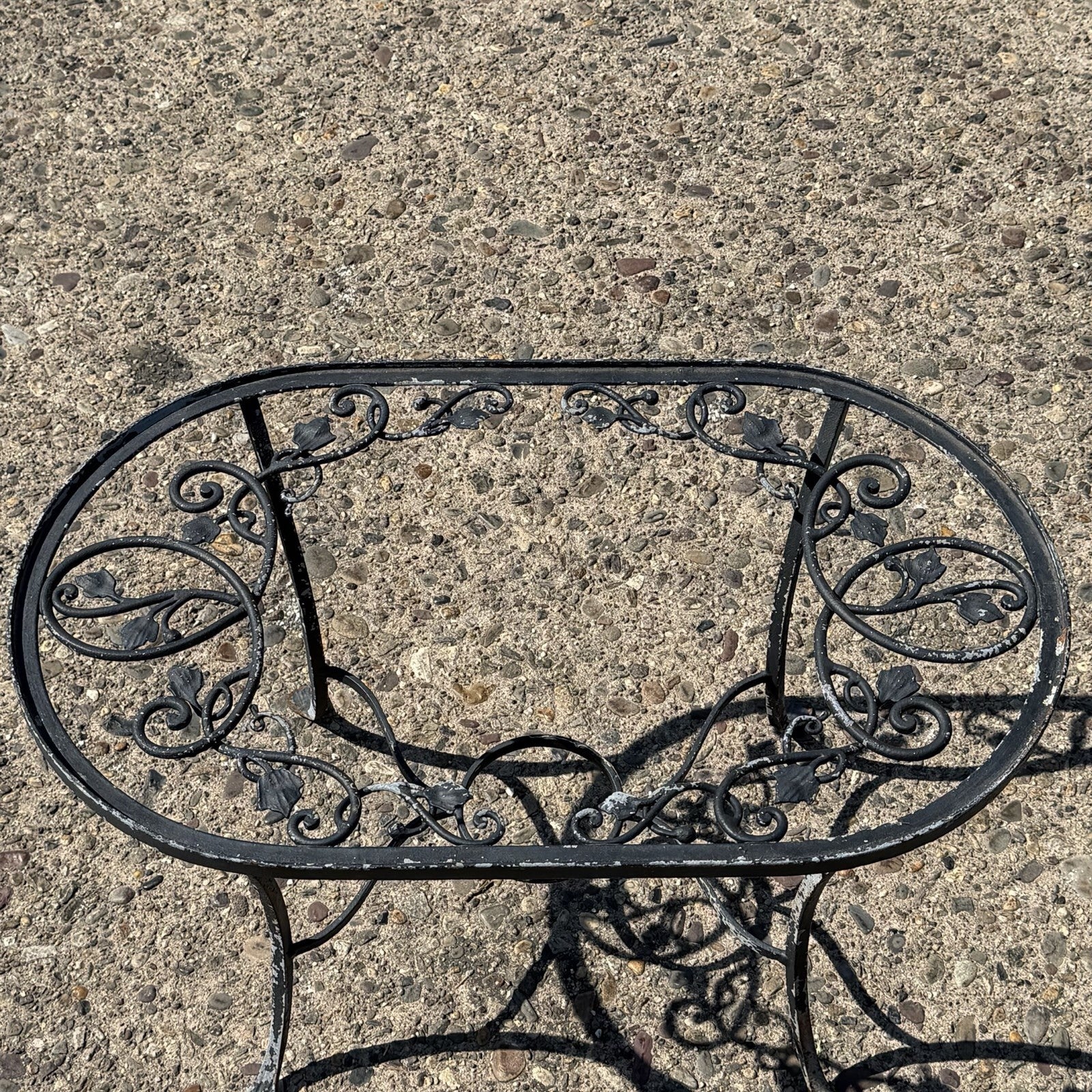 Vintage Salterini Style Leaf Vine Scroll Wrought Iron Oval Patio Coffee Table