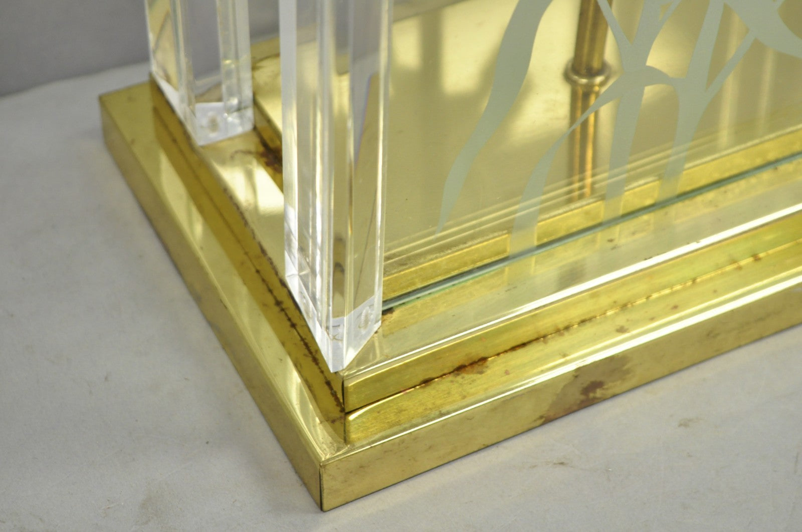 Vintage 1980s Fredrick Ramond Etched Lily Design Lucite Glass & Brass Table Lamp
