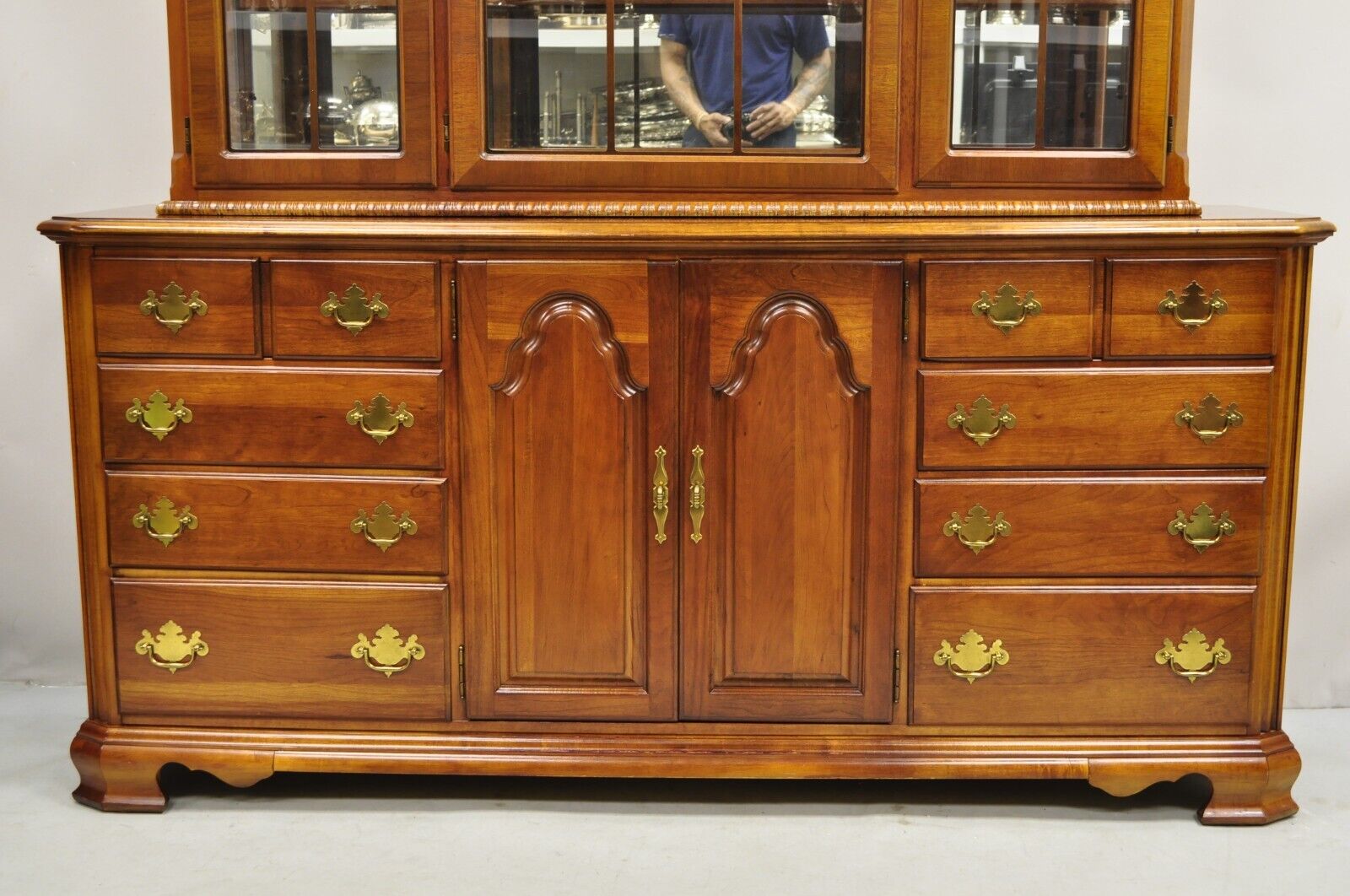 Stanley American Craftsman Cherry Wood Lexington Hutch China Display Cabinet