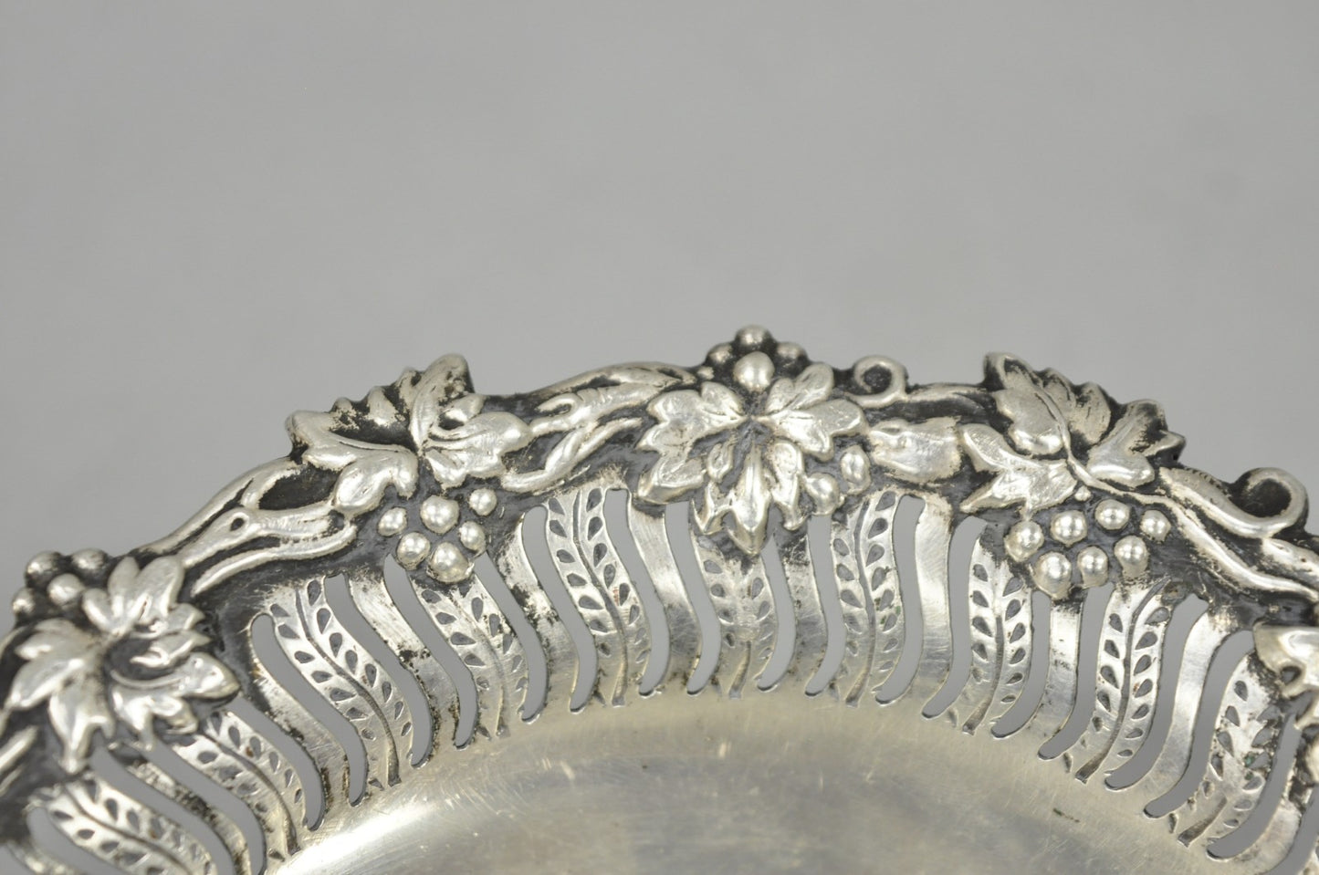 Vintage English Victorian Silver Plated Grapevine Small Bar Nut Dish Bowl