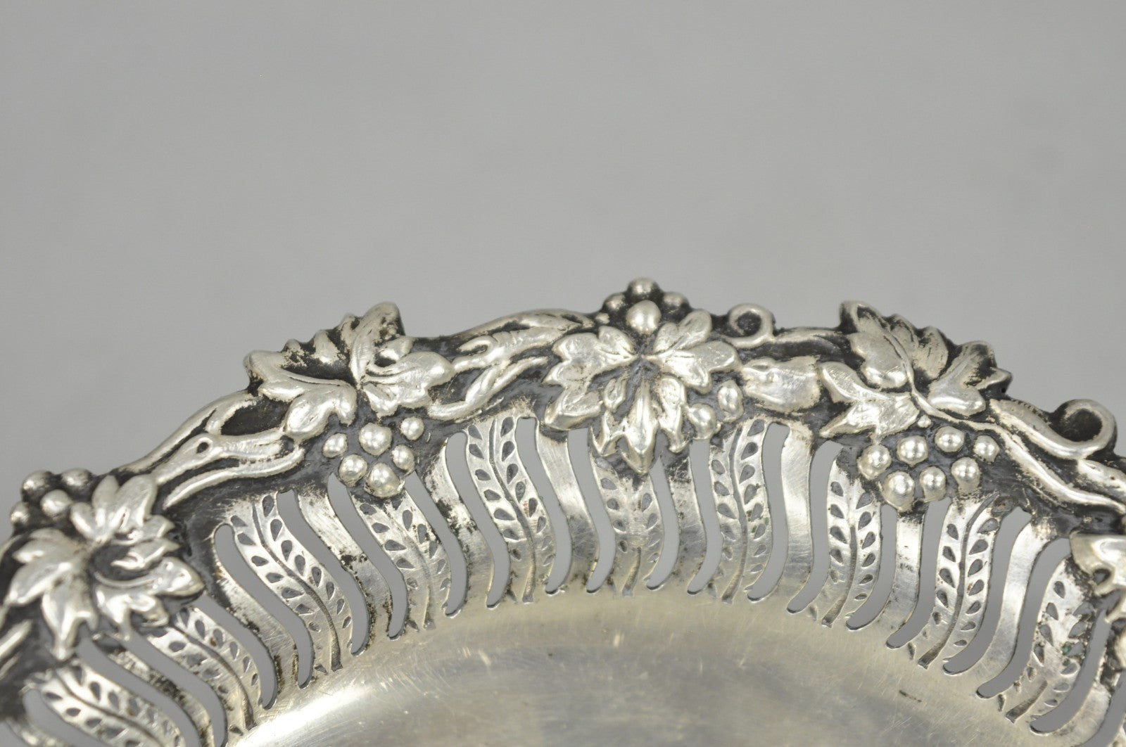 Vintage English Victorian Silver Plated Grapevine Small Bar Nut Dish Bowl