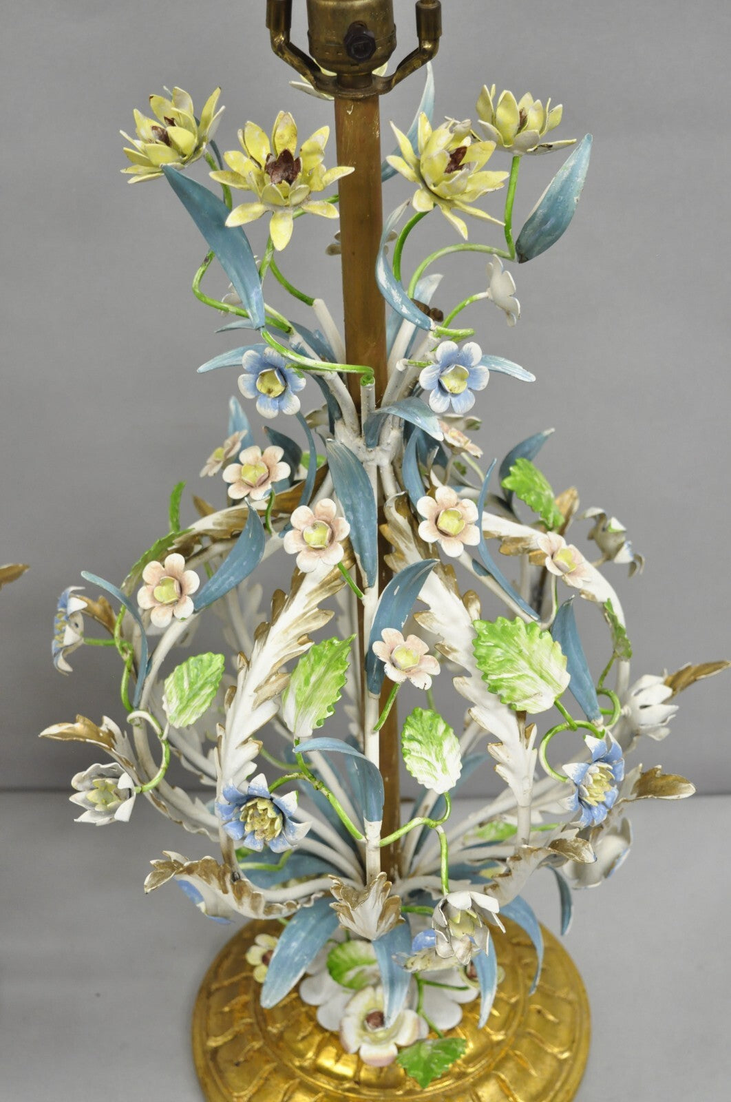 Vintage Italian Hollywood Regency Iron Tole Metal Painted Flower Table Lamp Pair