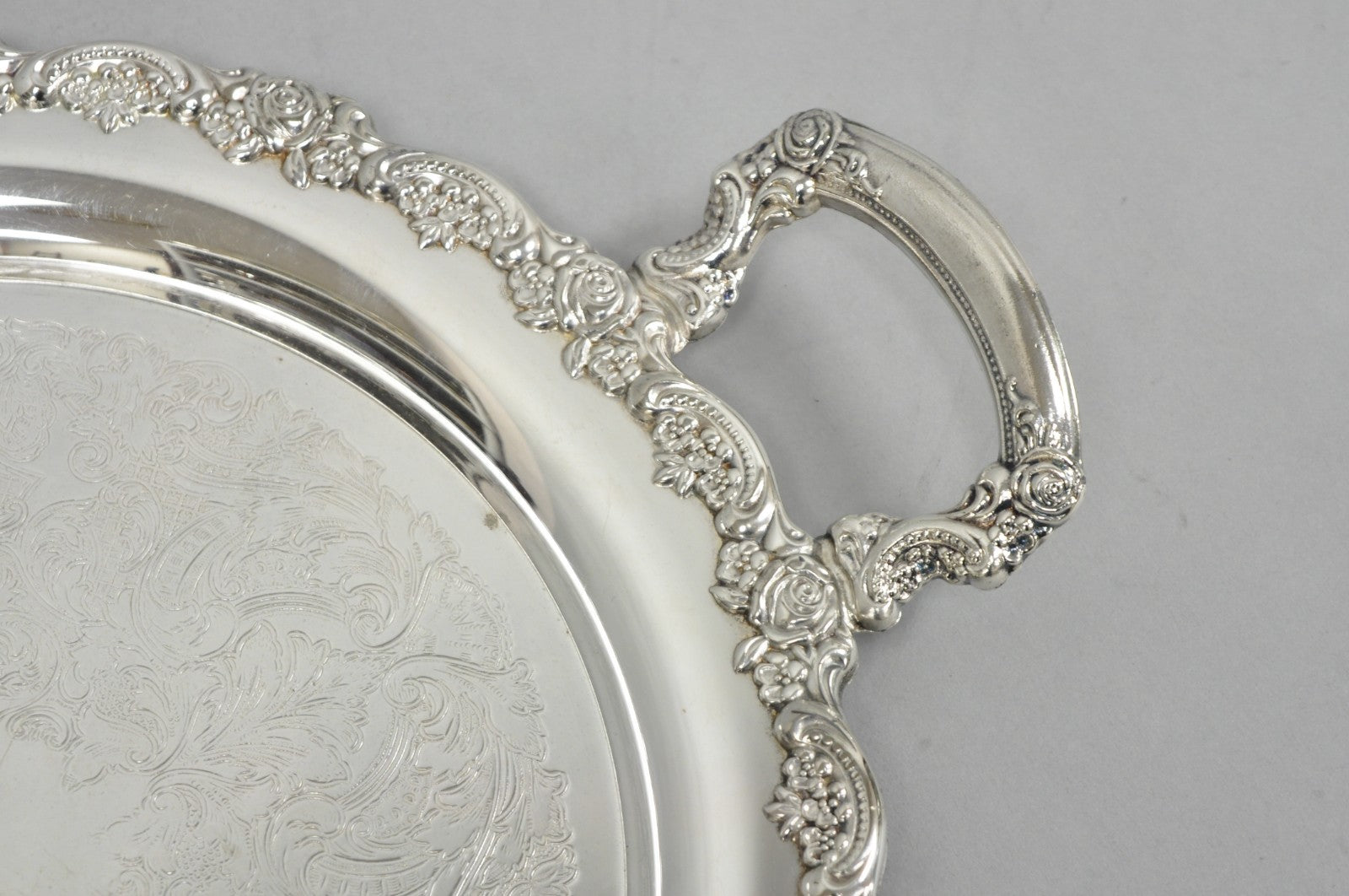 Vintage Oneida Silver Plated Round Twin Handle Serving Platter Bar Tray