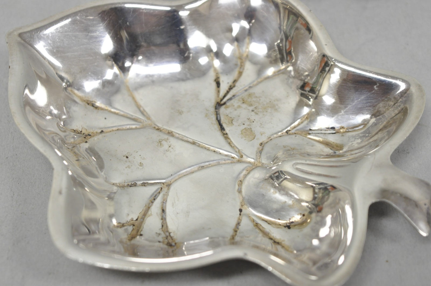 Vintage Canterbury Silver Plated Miniature Leaf Shaped Trinkets Dish Set of 2