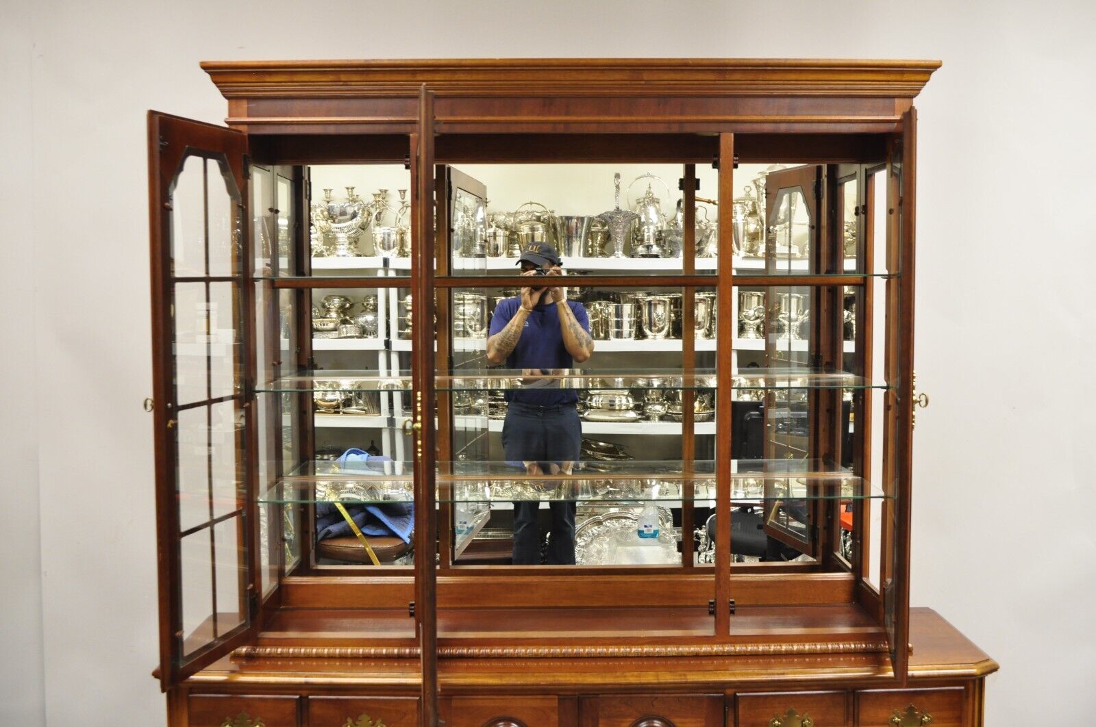 Stanley American Craftsman Cherry Wood Lexington Hutch China Display Cabinet