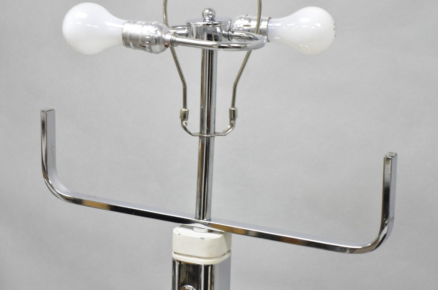 Vintage Postmodern Silver Chrome Metal Sculptural Modernist Pole Floor Lamp