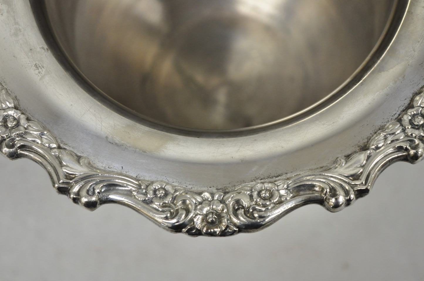 Vintage Oneida Silver Plated Trophy Cup Urn Champagne Chiller Bar Ice Bucket