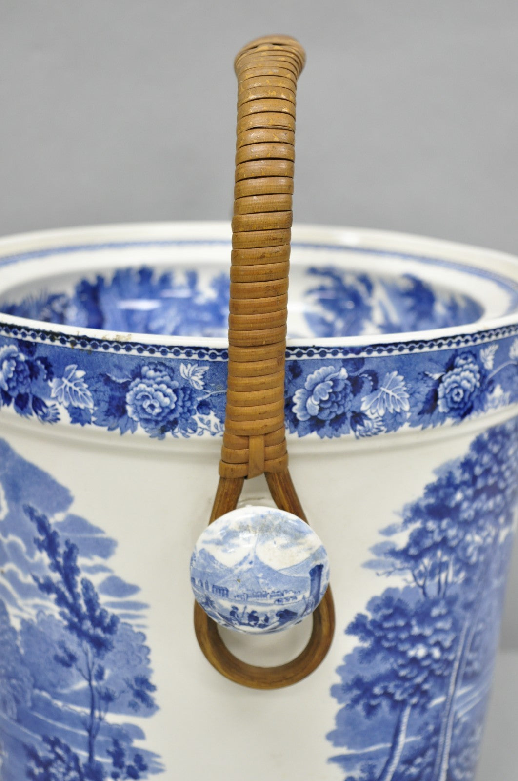 Wedgwood Landscape Etruria Pattern Blue White Porcelain Covered Slop Pot Commode