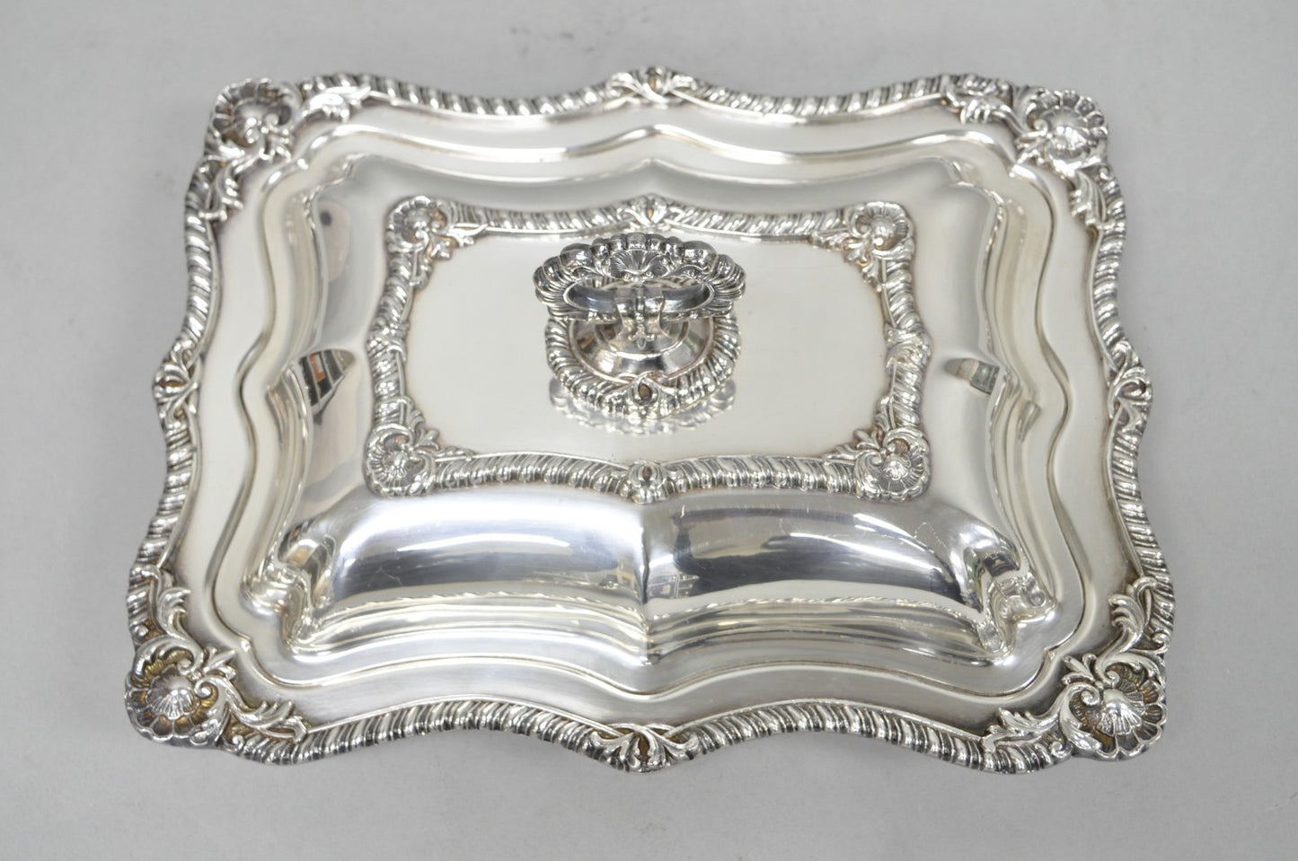 Vintage Canterbury English Regency Silver Plated Covered Vegetable Serving Dish