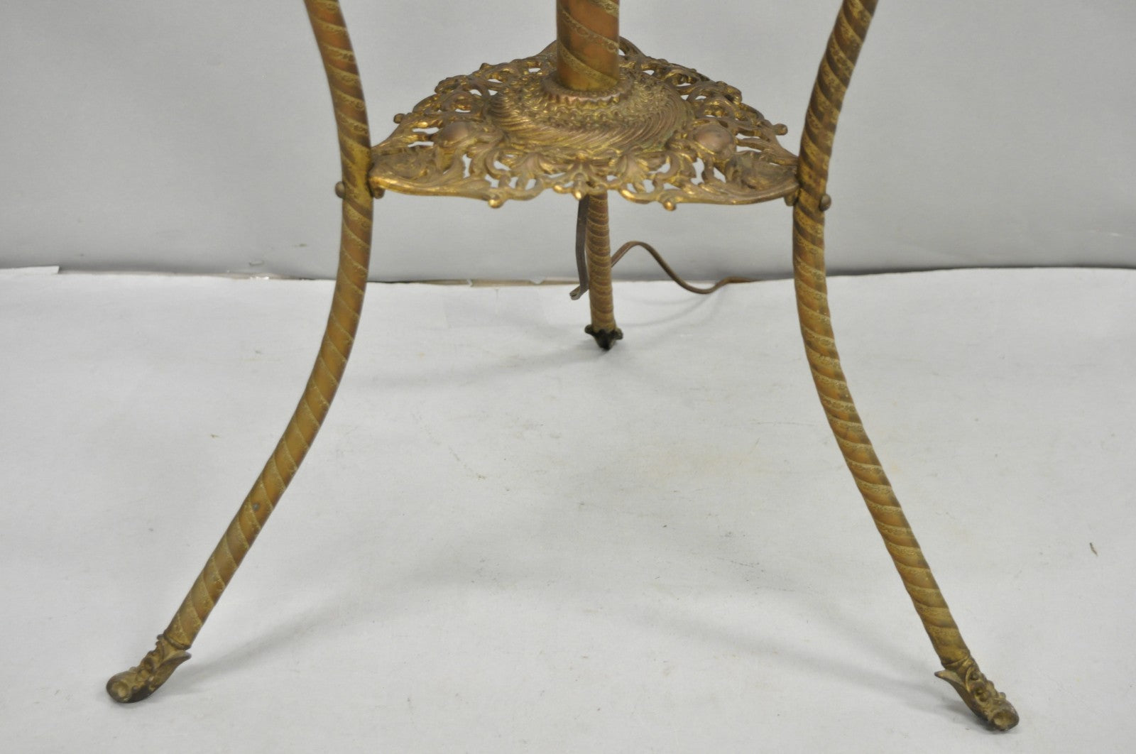 Antique Victorian Ornate Brass Converted Oil Lamp Piano Parlor Table Floor Lamp