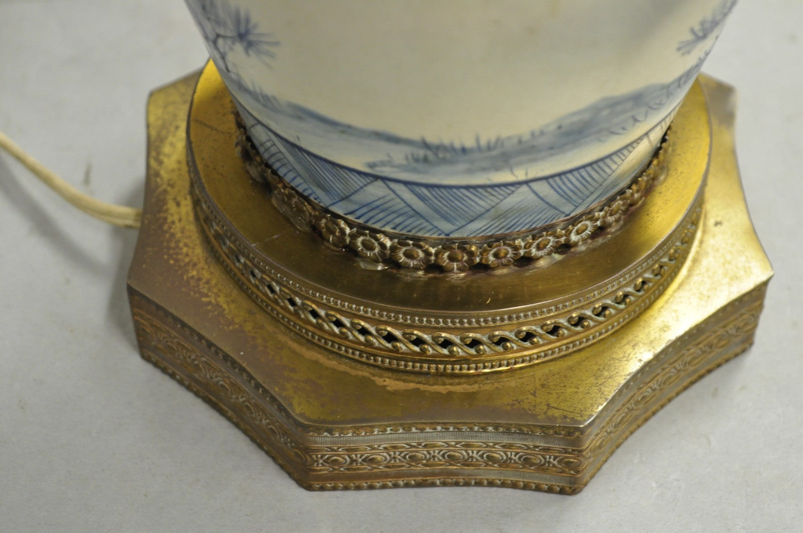 Vintage Japanese Blue White Porcelain Jardinierie Vase Chinoiserie Table Lamp