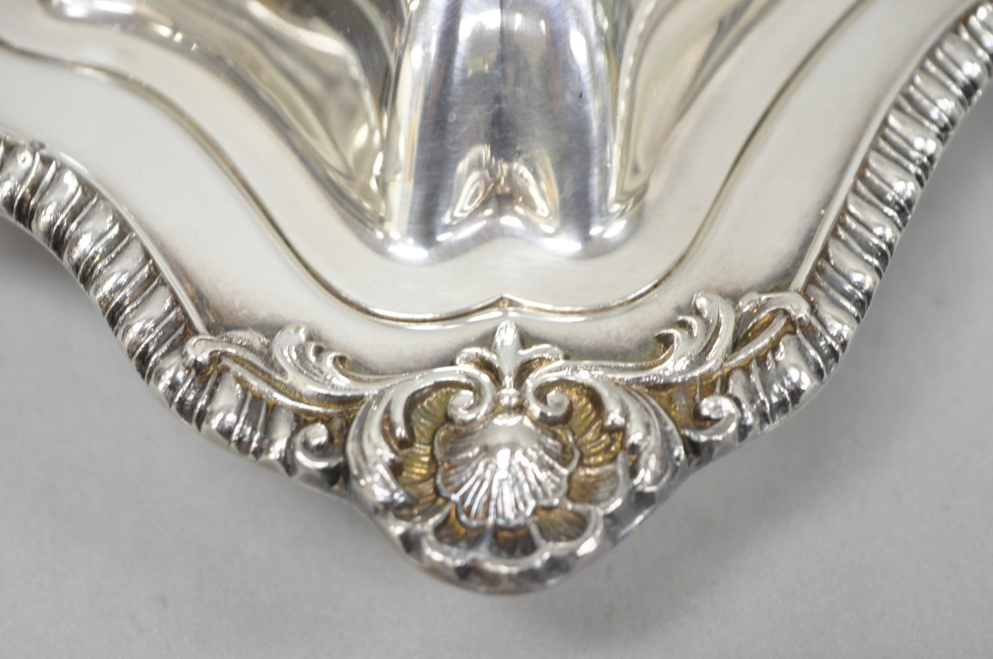 Vintage Canterbury English Regency Silver Plated Covered Vegetable Serving Dish