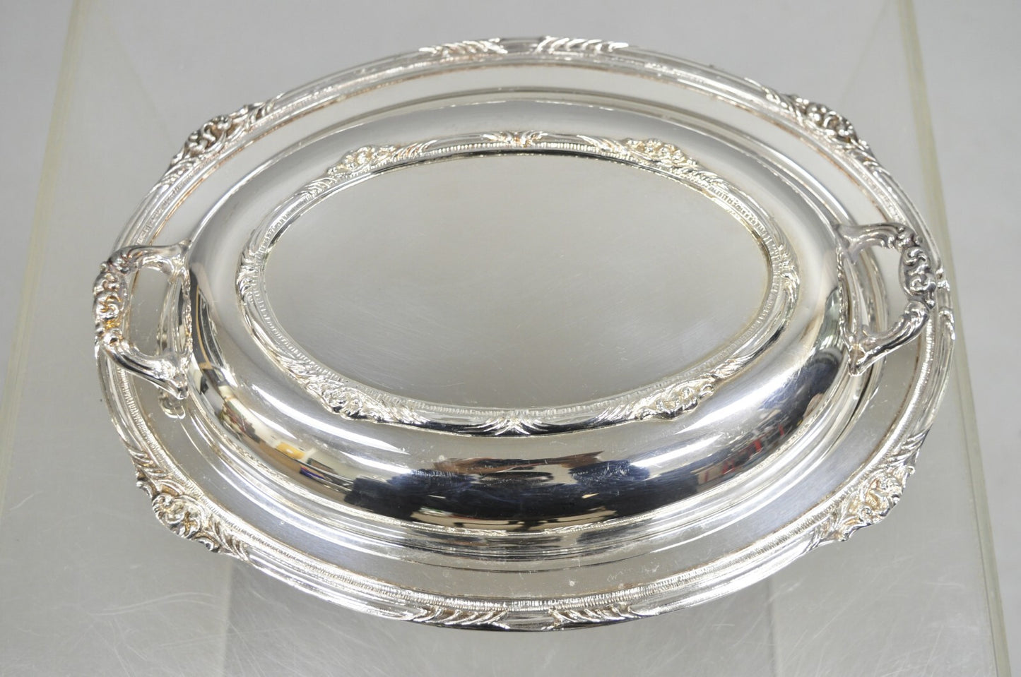 Vintage English Silver Mfg Silver Plated Covered Vegetable Serving Dish On Feet