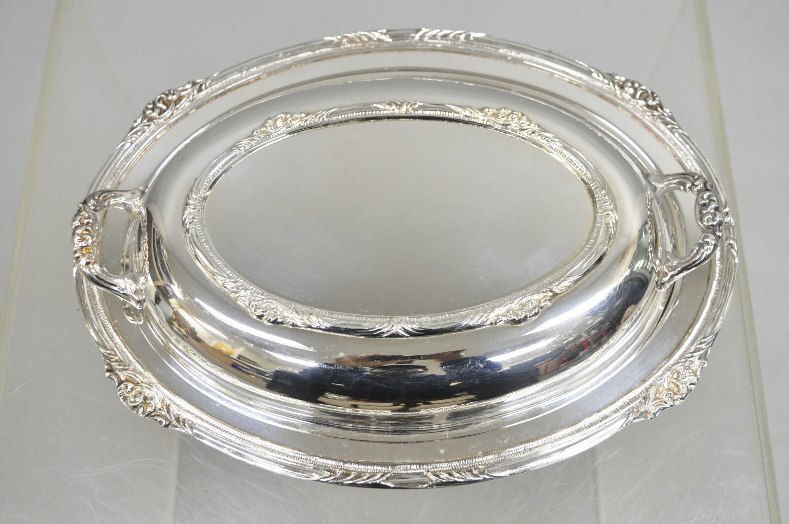 Vintage English Silver Mfg Silver Plated Covered Vegetable Serving Dish On Feet