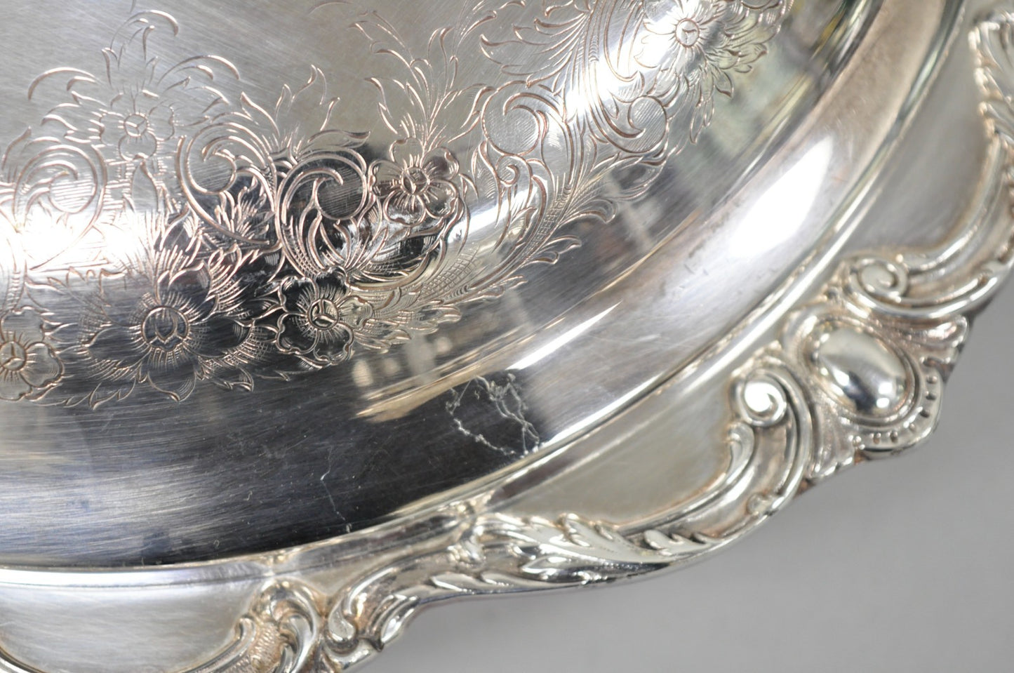 Vintage Webster Wilcox "Rochelle" Silver Plated Round Covered Serving Bowl Dish