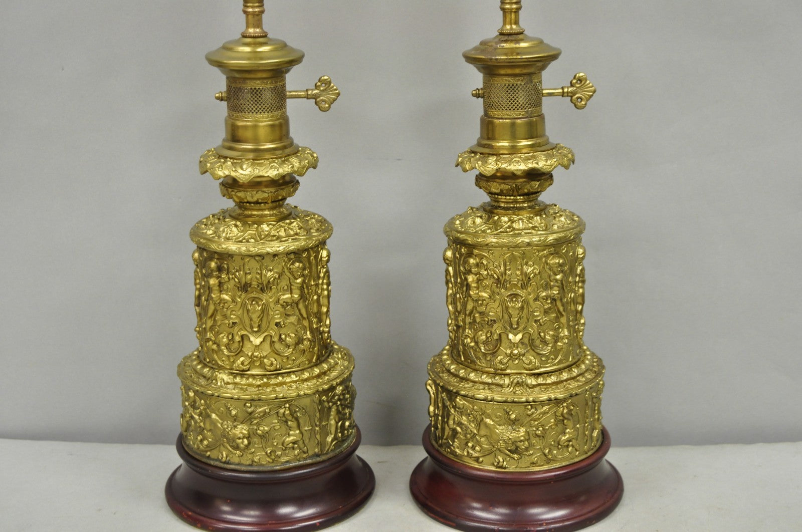 Antique French Neoclassical Figural Brass Repousse Cherub Lion Table Lamp - Pair