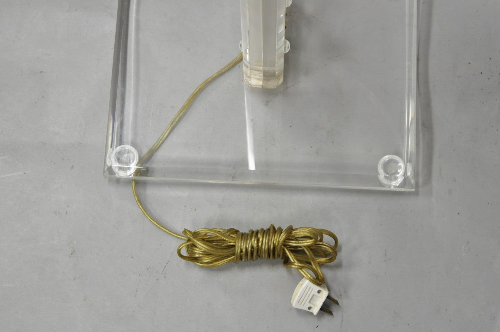 Vintage Mid Century Modern Lucite Acrylic Skyscraper Side Table Floor Lamp