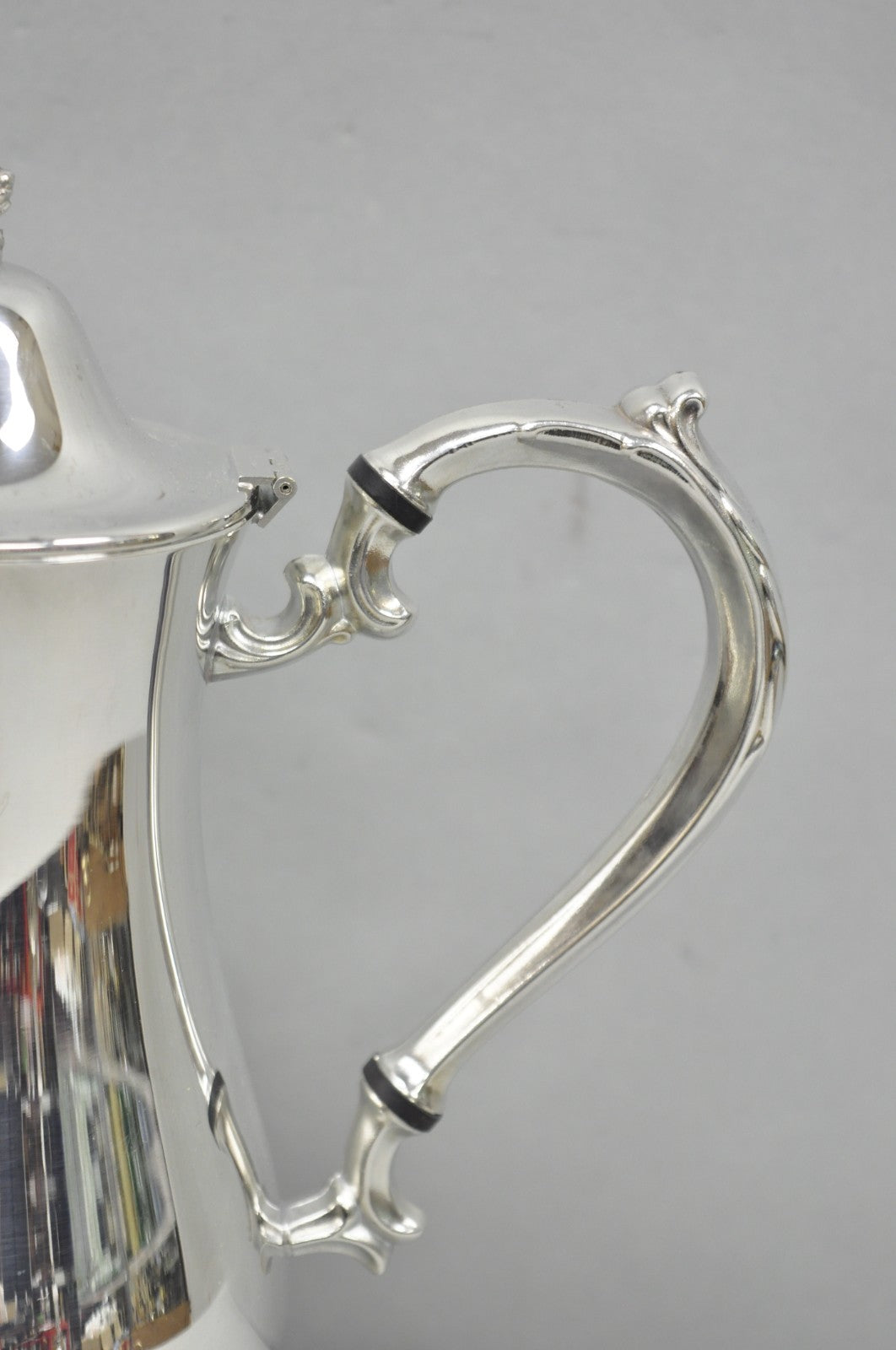 Vintage Oneida Victorian Style Silver Plated Victorian Teapot Coffee Pot