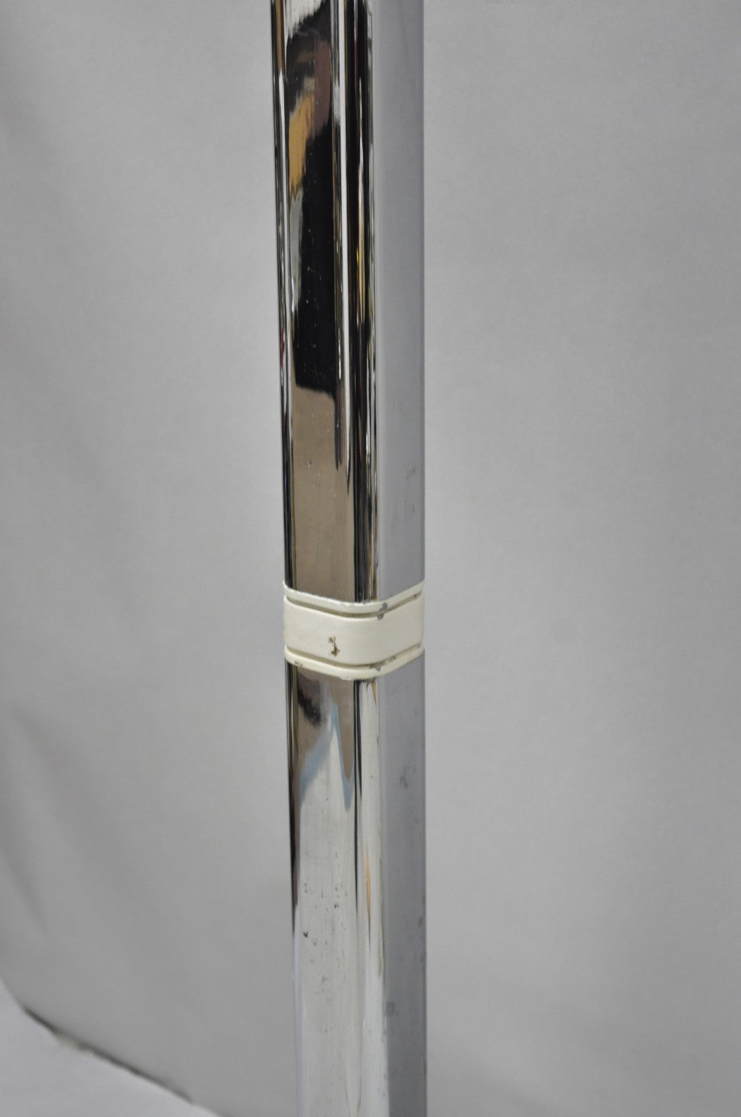 Vintage Postmodern Silver Chrome Metal Sculptural Modernist Pole Floor Lamp