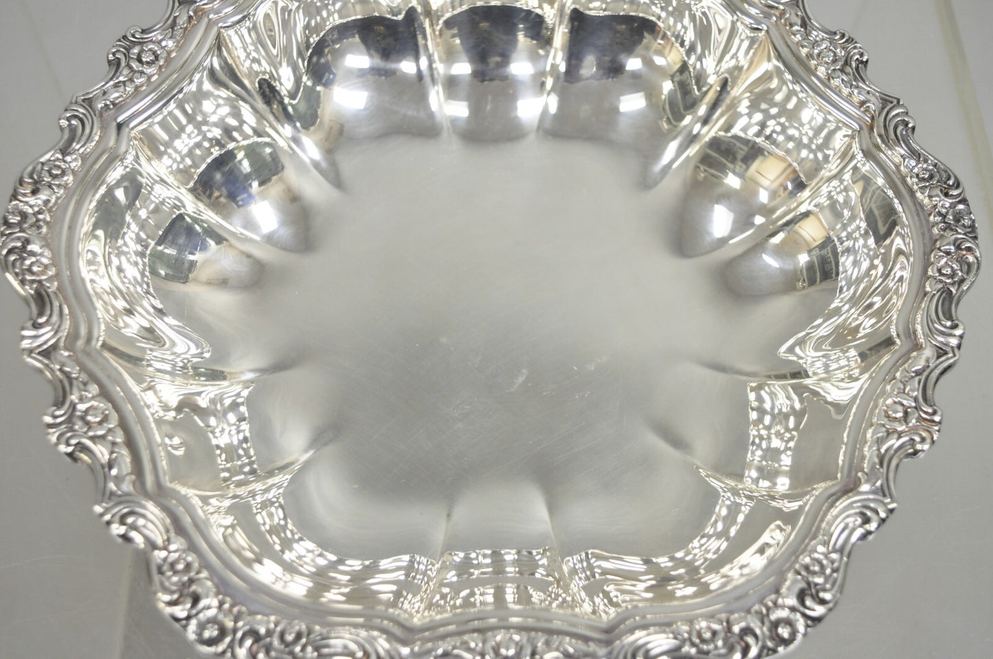 Vintage International Silver Co "Countess" Silver Plated Scalloped Dish Bowl