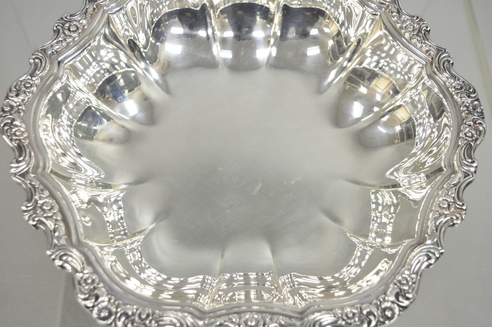 Vintage International Silver Co "Countess" Silver Plated Scalloped Dish Bowl