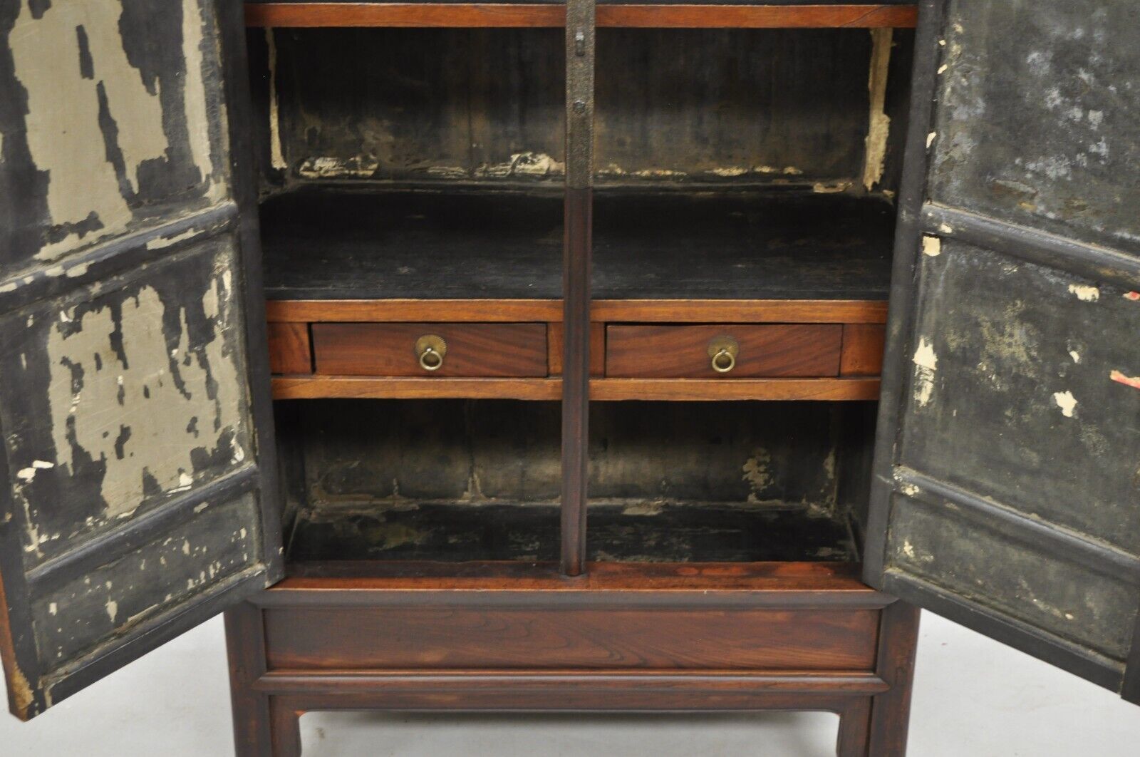 Antique Chinese Hardwood 2 Door Wardrobe Wedding Cabinet with Drawers