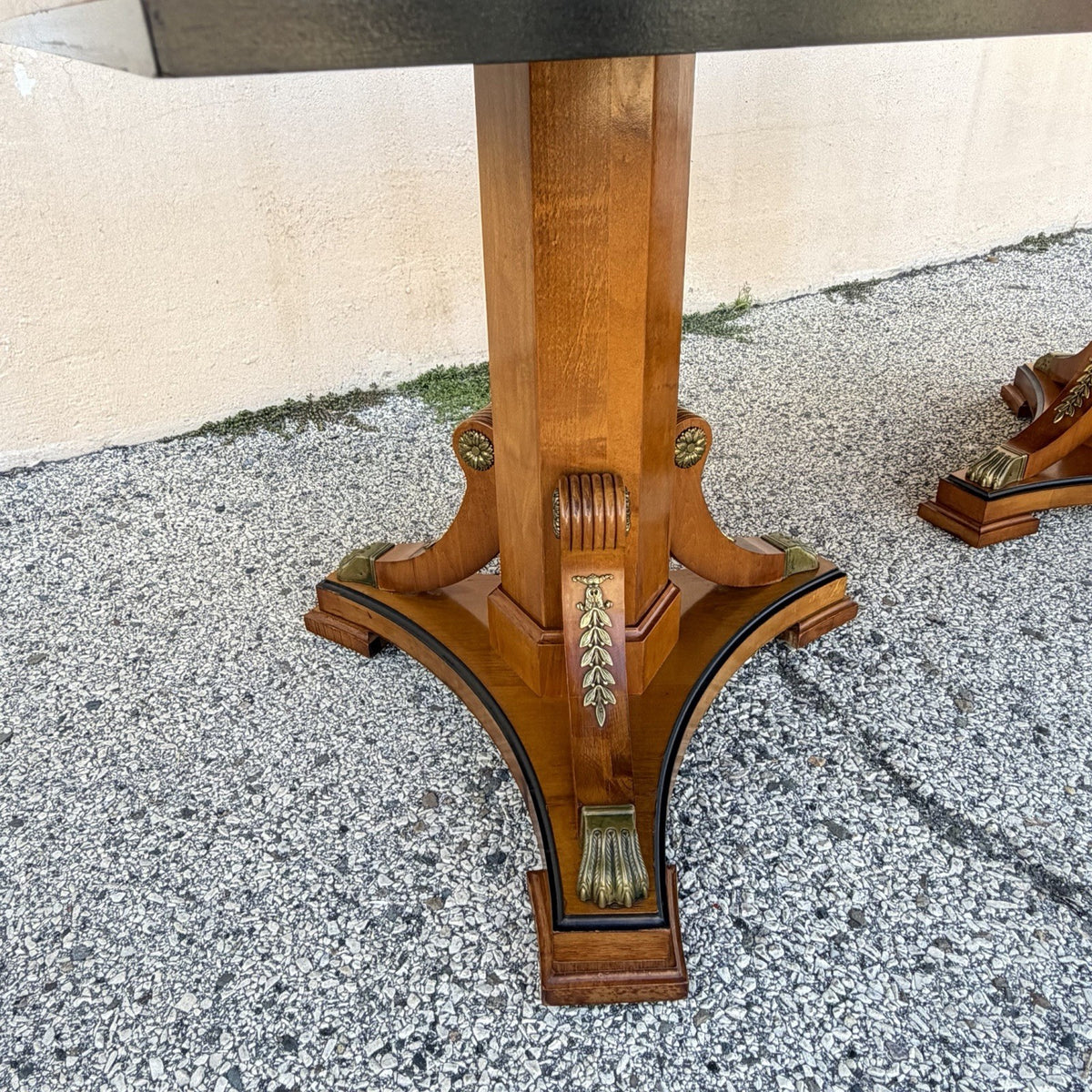 Thomasville Grand Classics Neoclassical Empire Maple Wood Dining Room Table