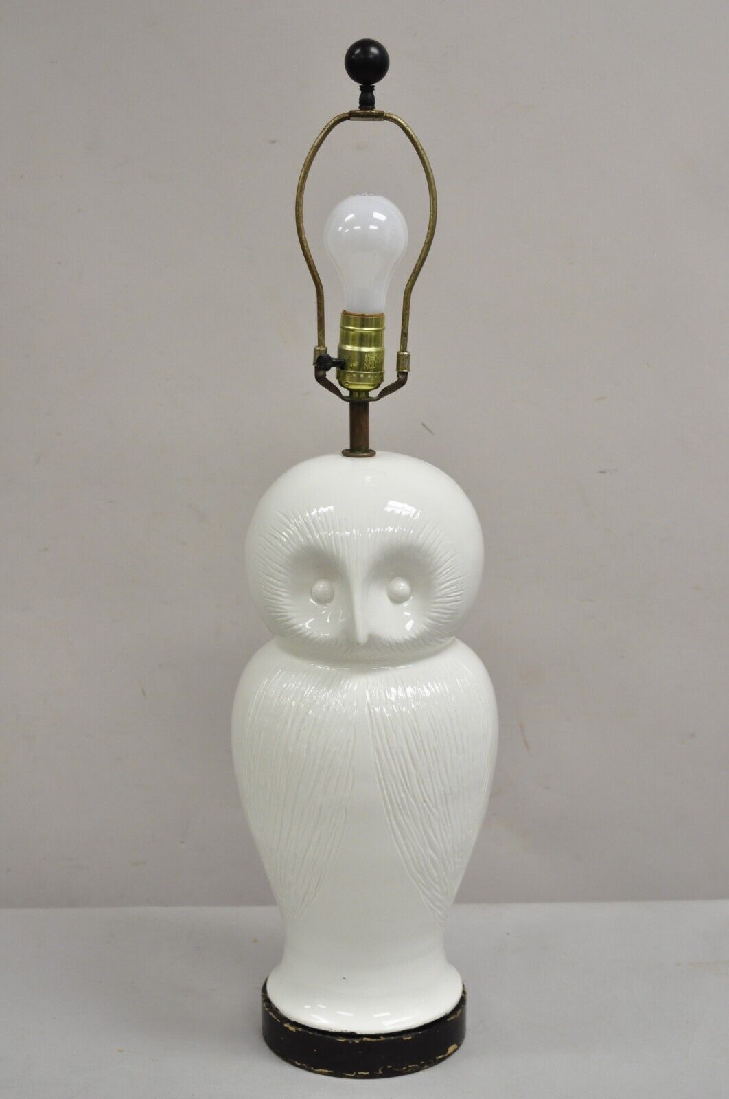 Vintage Mid Century Modern White Ceramic Porcelain Owl Form Table Lamp